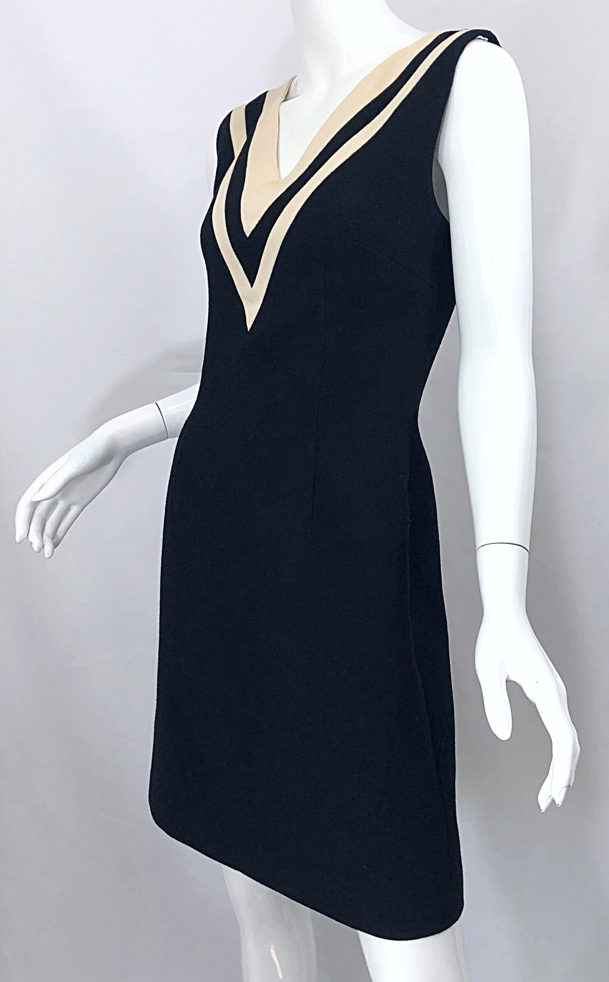 Dolce & Gabbana Size 42 / US 6 Black and Ivory 1990s Does 1960s Wool Shift Dress For Sale 3