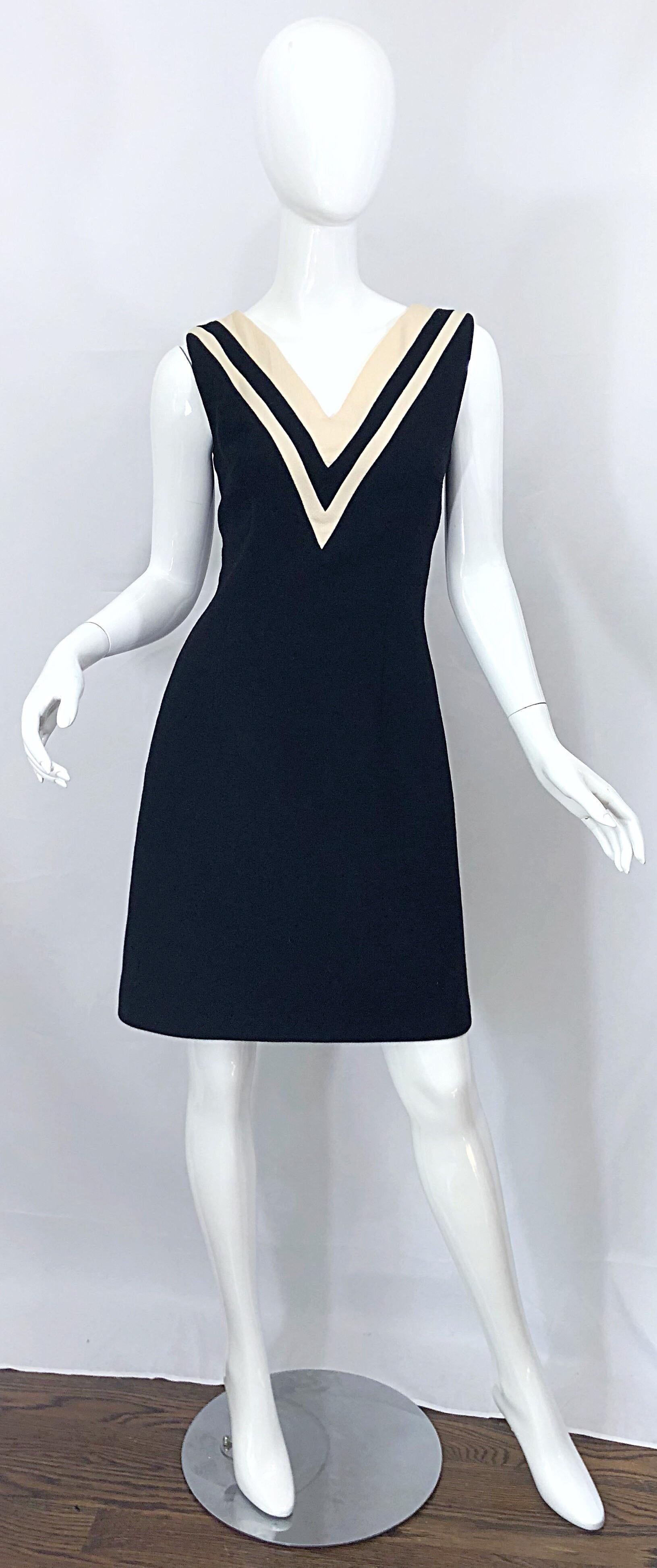 Dolce & Gabbana Size 42 / US 6 Black and Ivory 1990s Does 1960s Wool Shift Dress For Sale 6