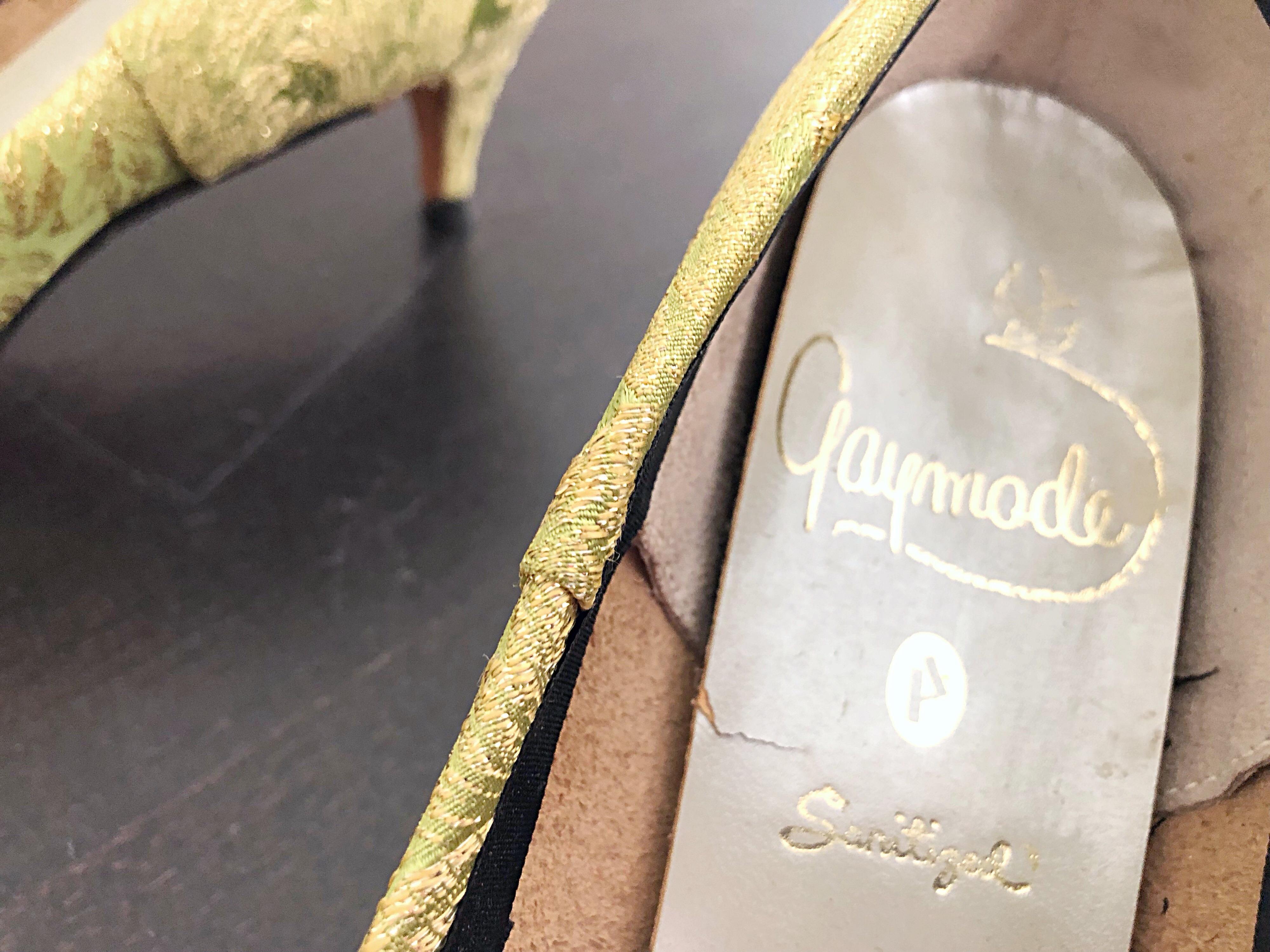 1950s Gaymode Size 8 / 8.5 Chartreuse Green + Gold Silk Brocade 50s High Heels  For Sale 2