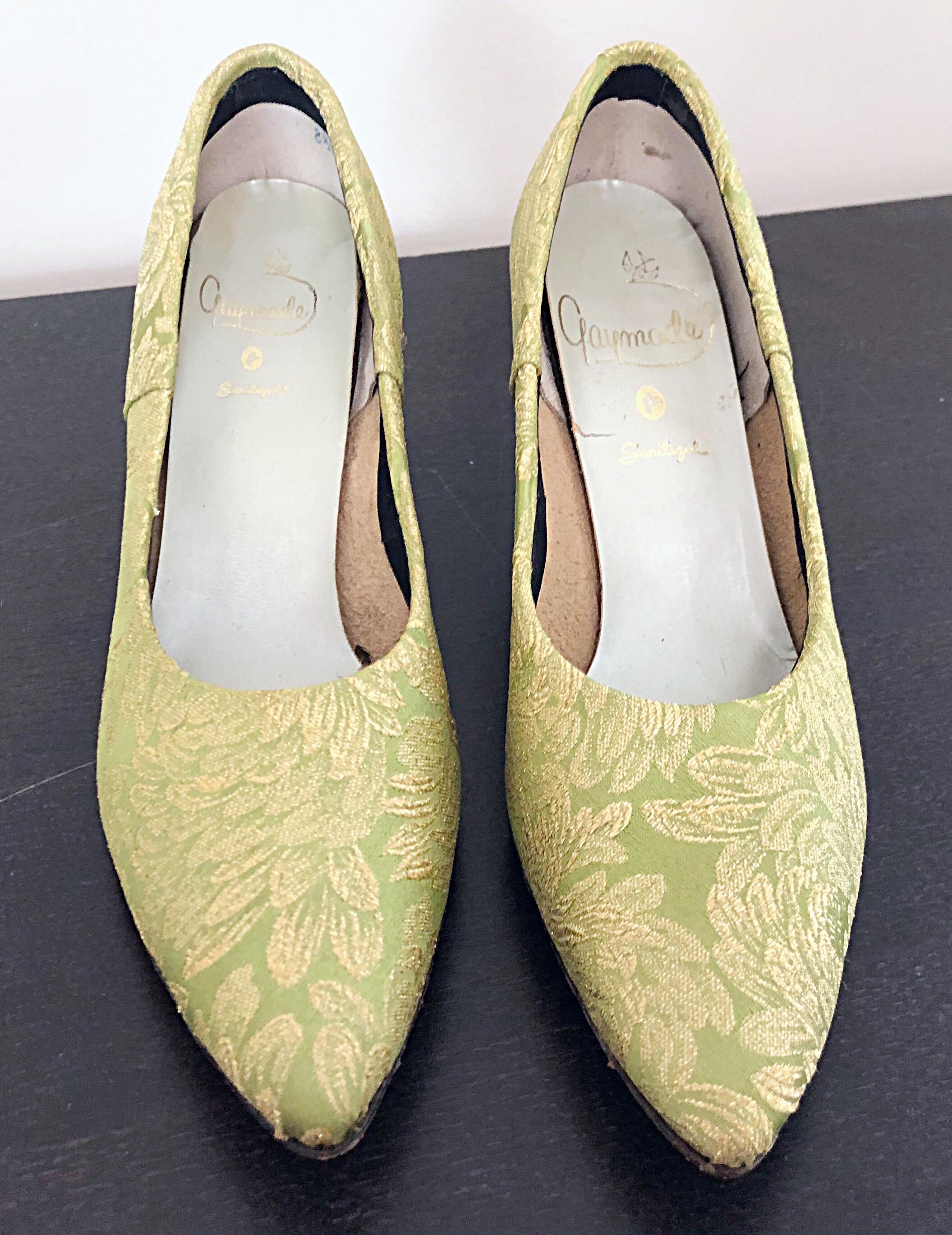 1950s Gaymode Size 8 / 8.5 Chartreuse Green + Gold Silk Brocade 50s High Heels  For Sale 4