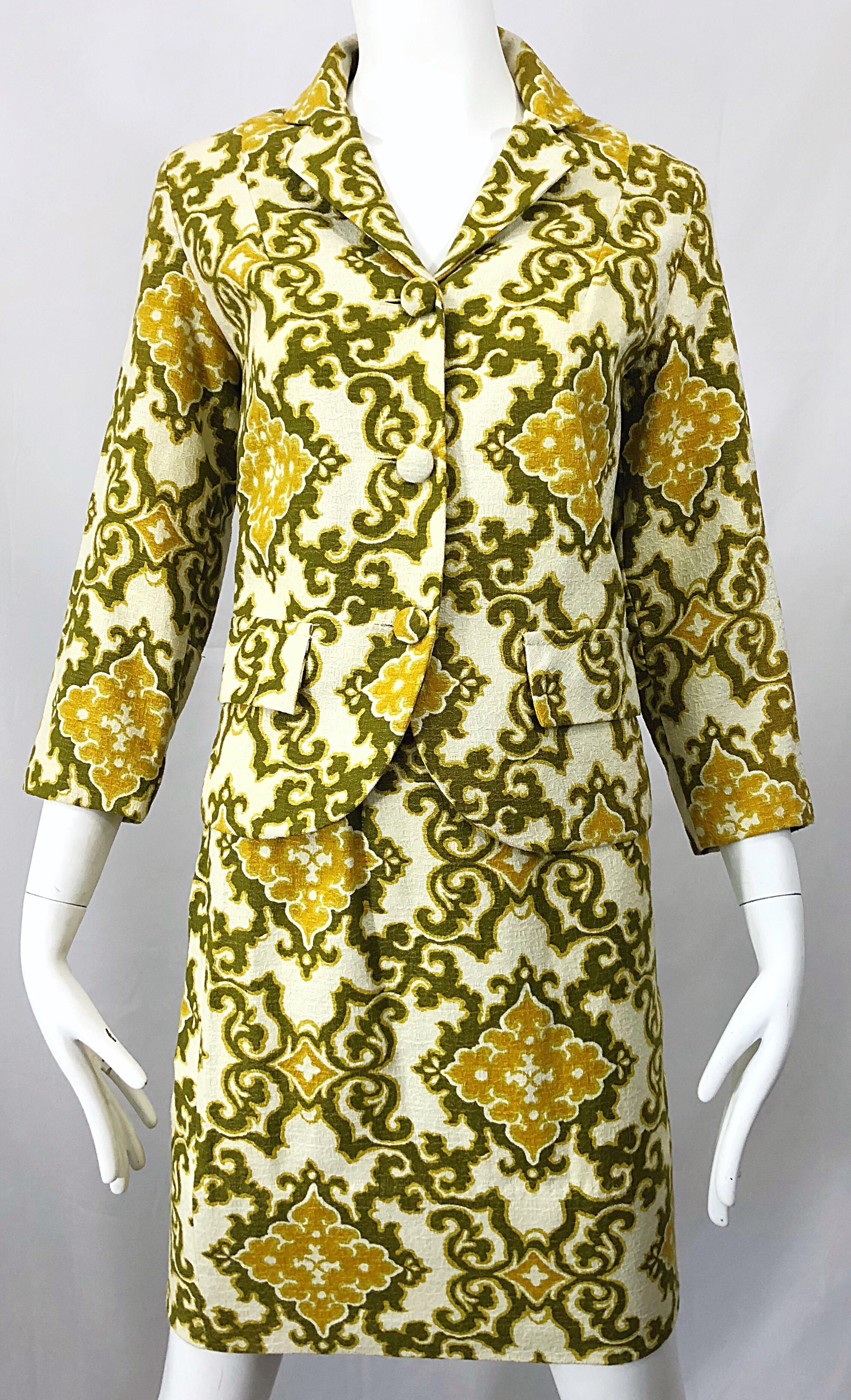 Chic 1960s Joseph Magnin Baroque Print Chartreuse Silk + Cotton 60s Skirt Suit For Sale 2