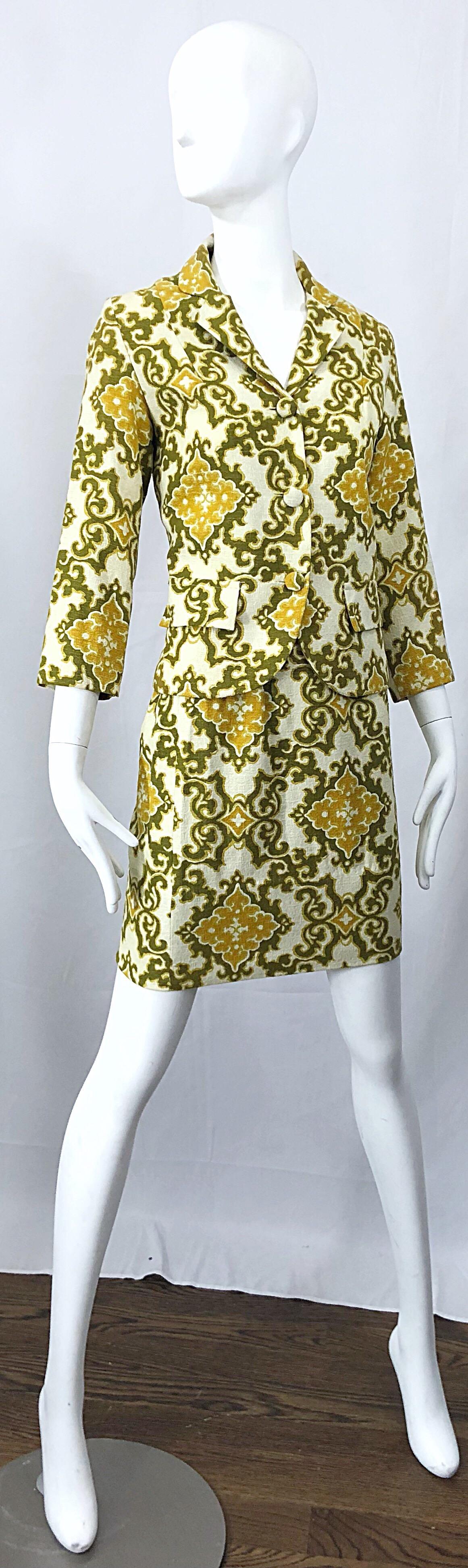 Chic 1960s Joseph Magnin Baroque Print Chartreuse Silk + Cotton 60s Skirt Suit For Sale 3