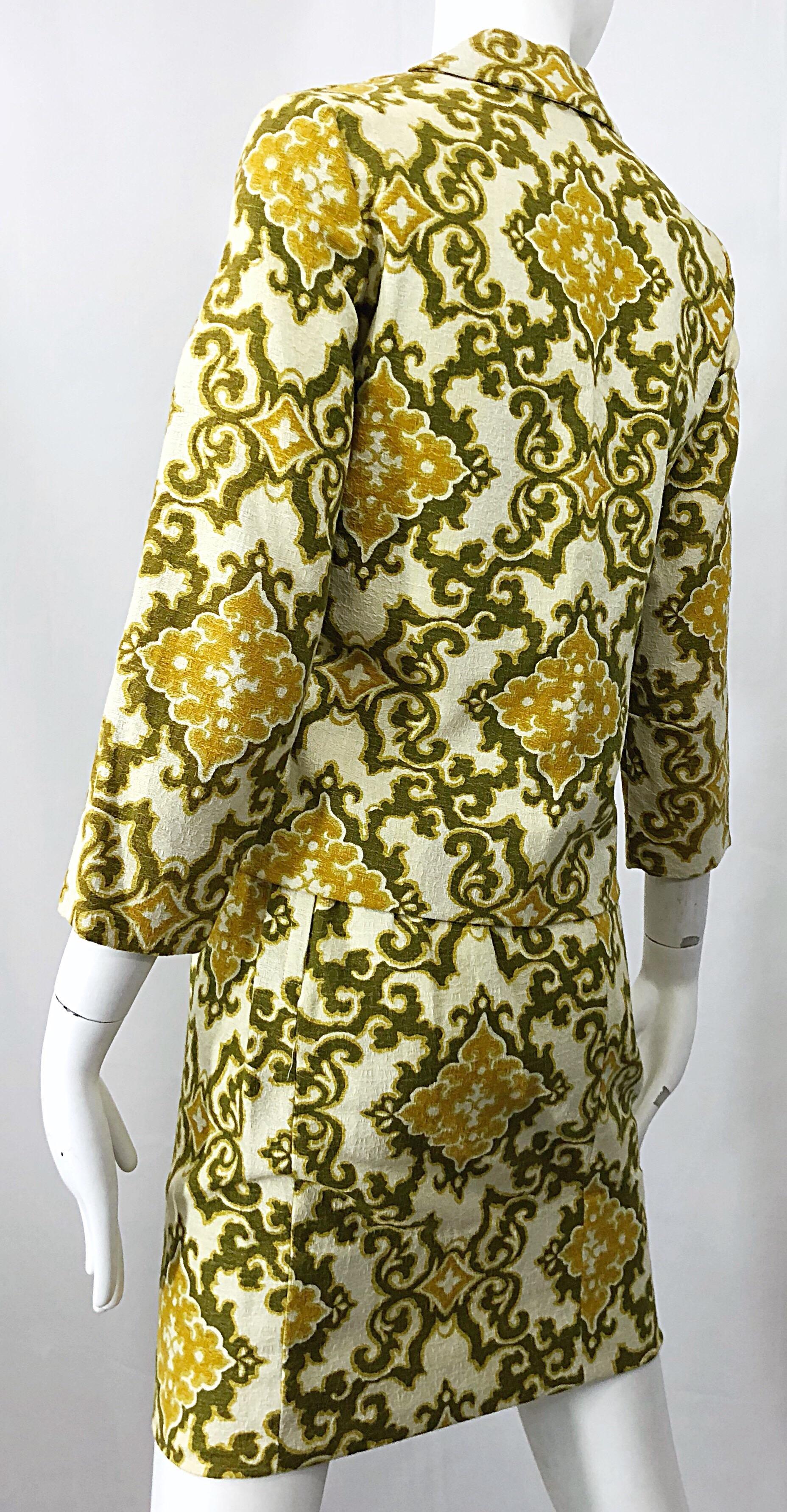 Chic 1960s Joseph Magnin Baroque Print Chartreuse Silk + Cotton 60s Skirt Suit For Sale 4