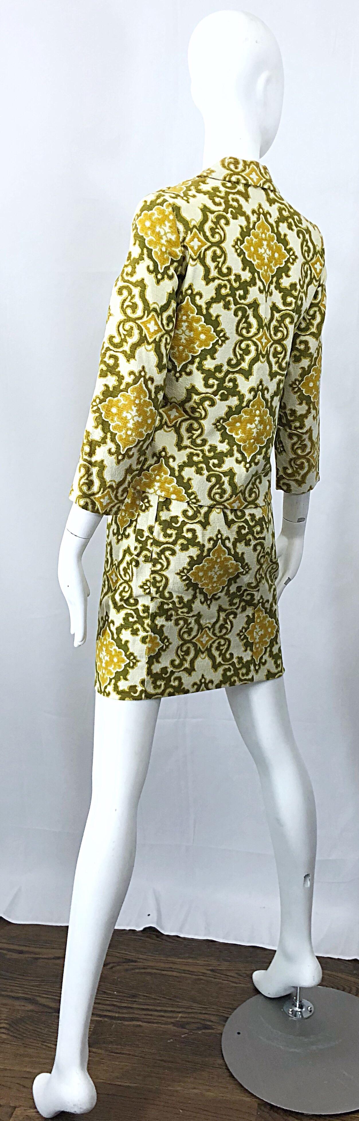 Chic 1960s Joseph Magnin Baroque Print Chartreuse Silk + Cotton 60s Skirt Suit For Sale 6