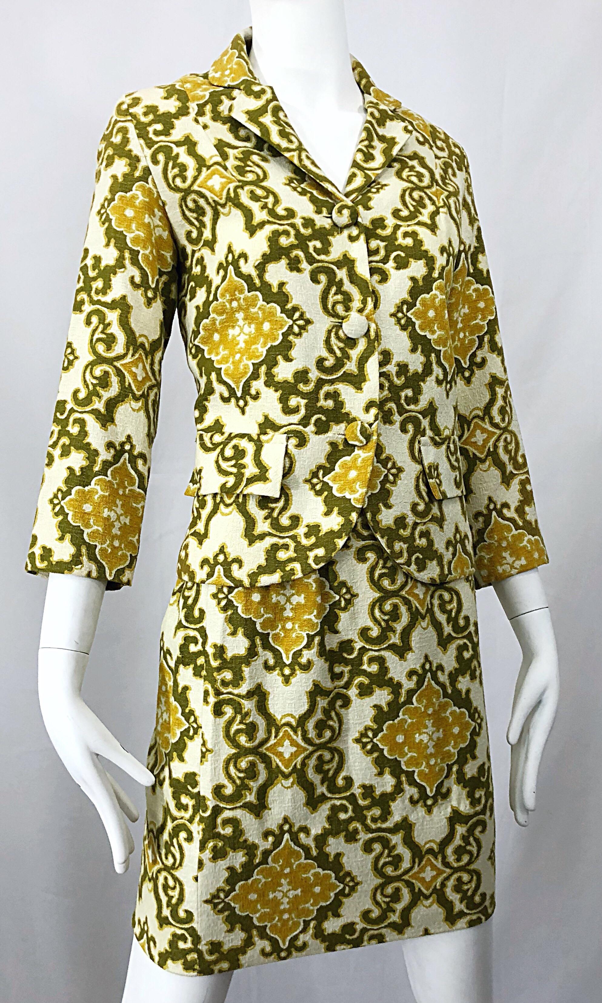 Chic 1960s Joseph Magnin Baroque Print Chartreuse Silk + Cotton 60s Skirt Suit For Sale 7
