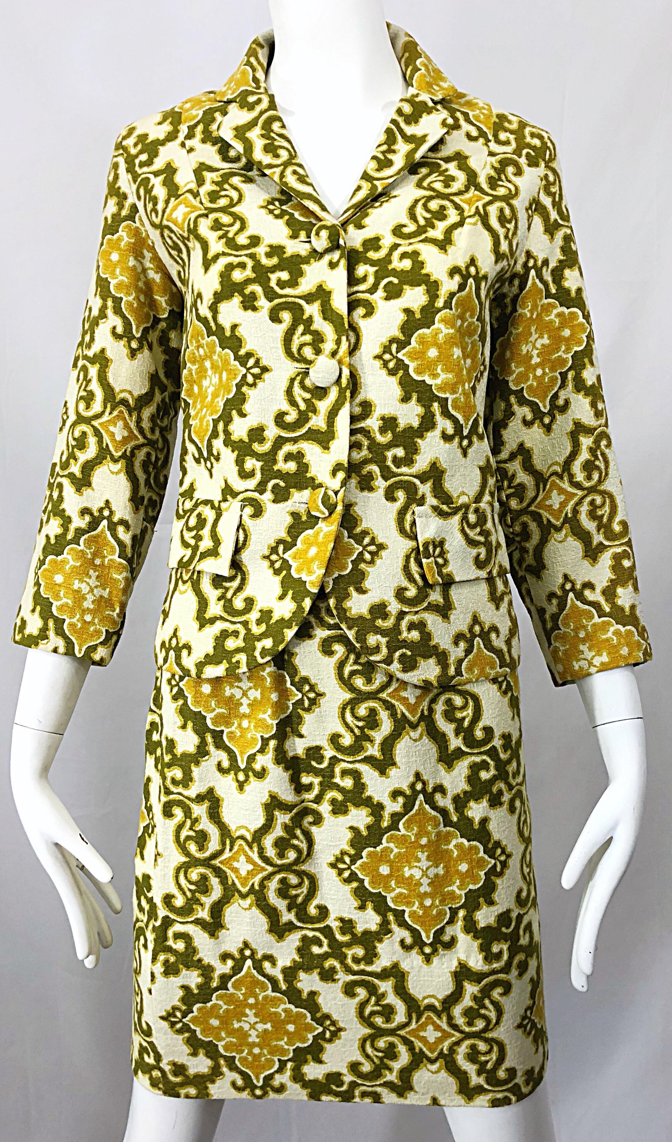 Chic 1960s Joseph Magnin Baroque Print Chartreuse Silk + Cotton 60s Skirt Suit For Sale 9