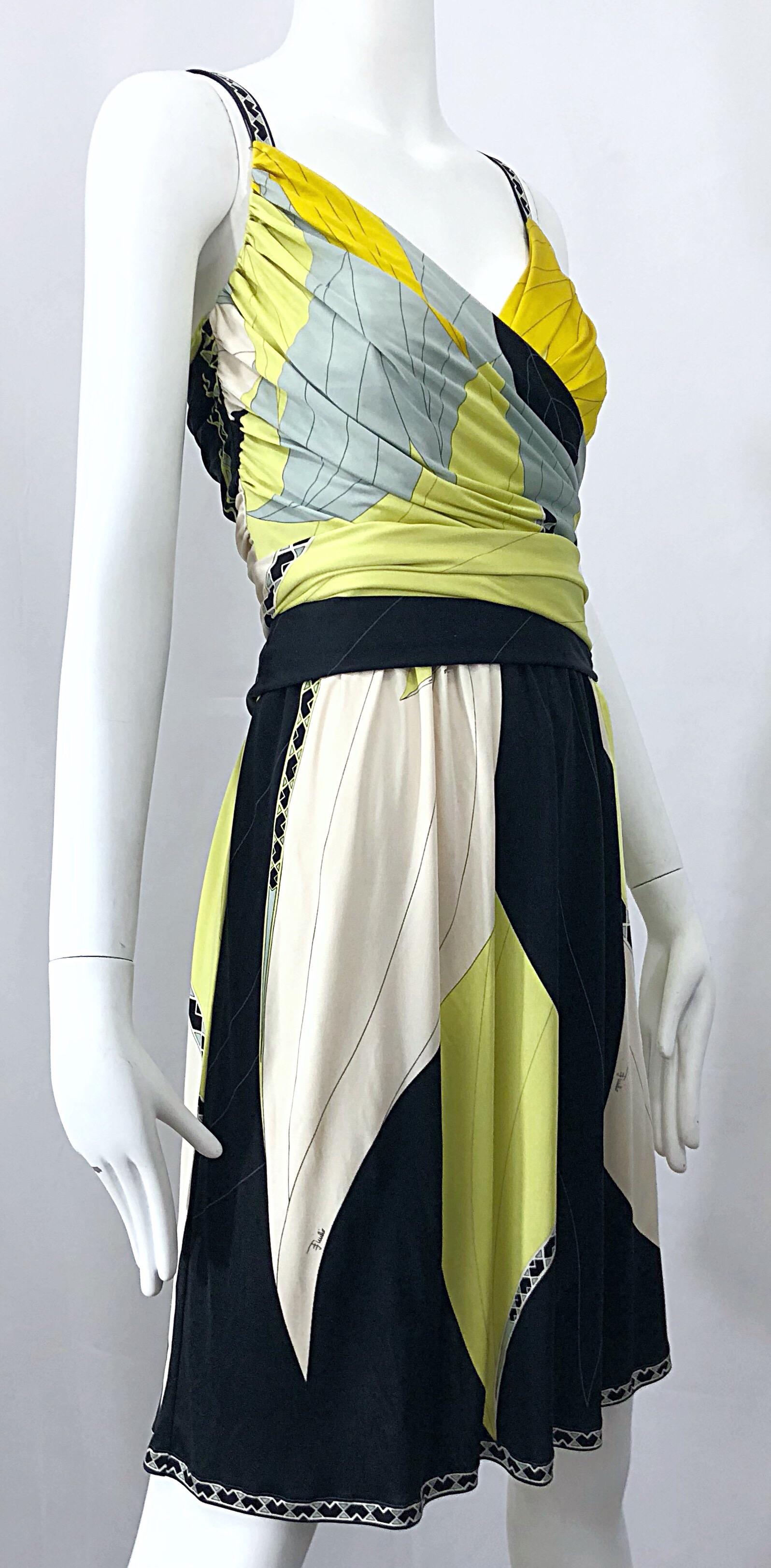 Emilio Pucci 1990s Size 6 Chartreuse Black Ivory Kaleidoscope Silk Jersey Dress For Sale 2