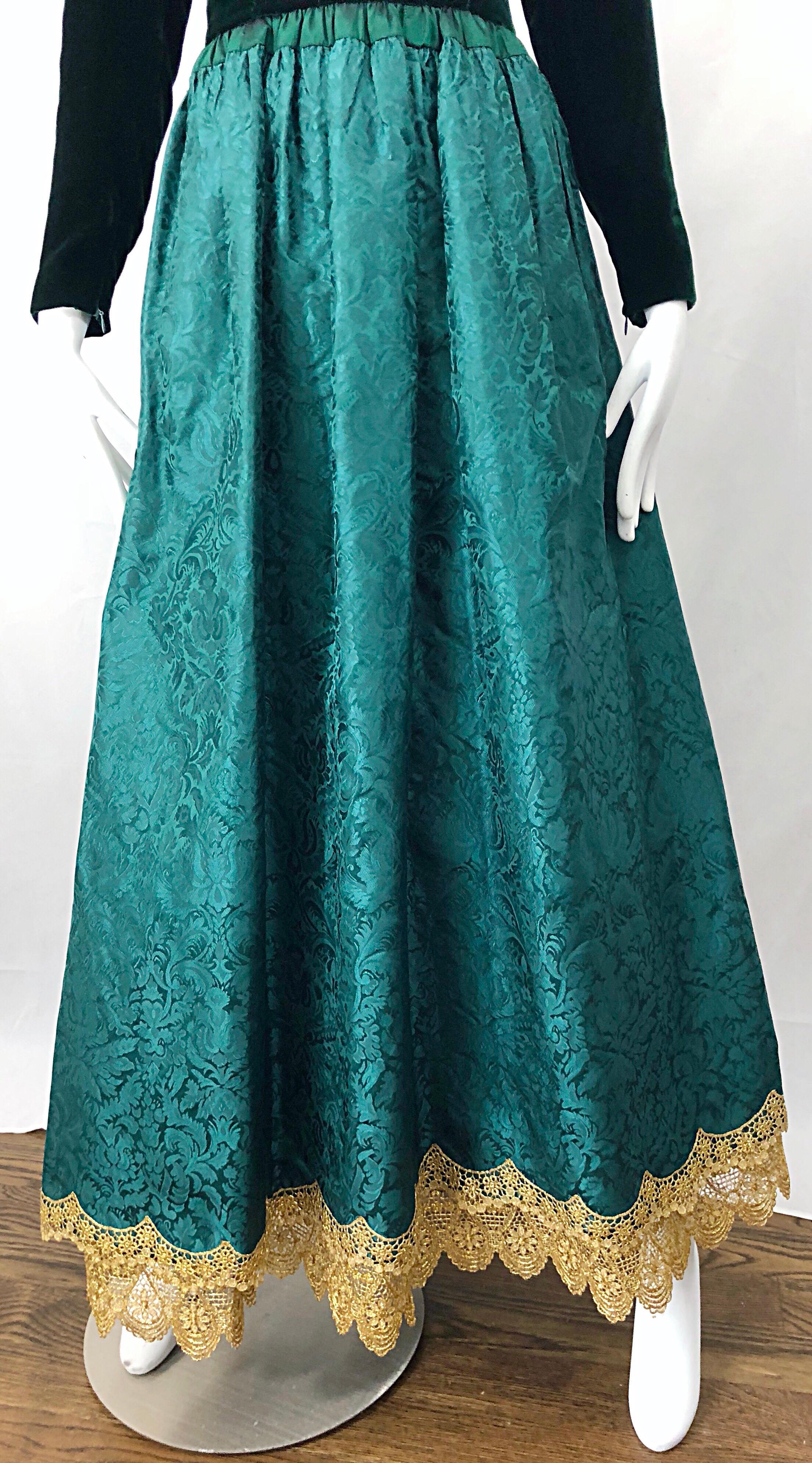 Stunning Vintage Oscar de la Renta Hunter Forest Green Velvet Silk Damask Gown 8 In Excellent Condition For Sale In San Diego, CA