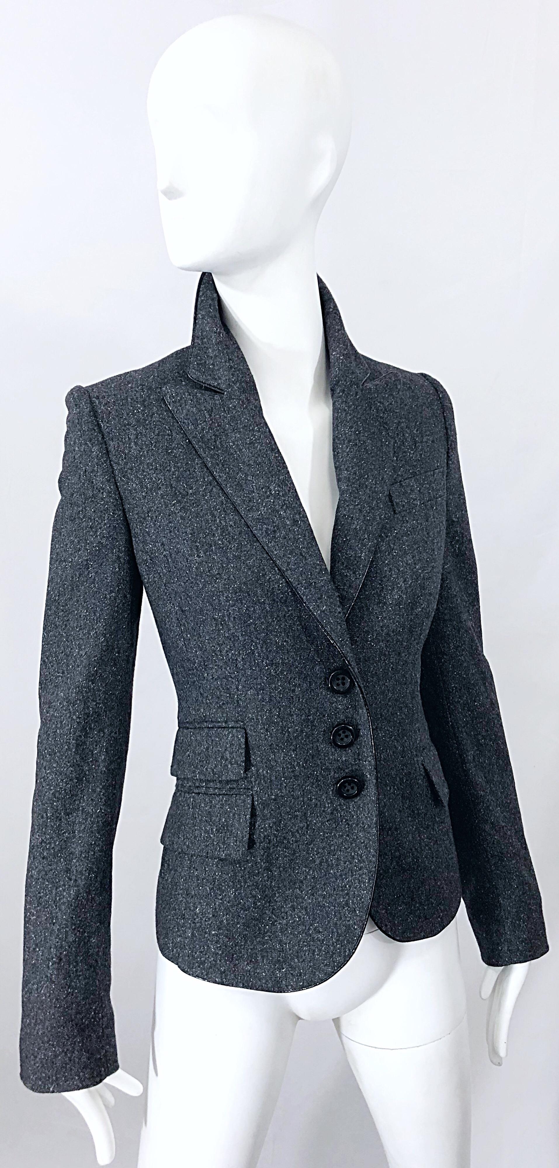 Nuovo John Richmond Taglia 44 / US 8 Slim Fit Gray Fitted Smoking Blazer Jacket In condizioni Nuovo in vendita a San Diego, CA