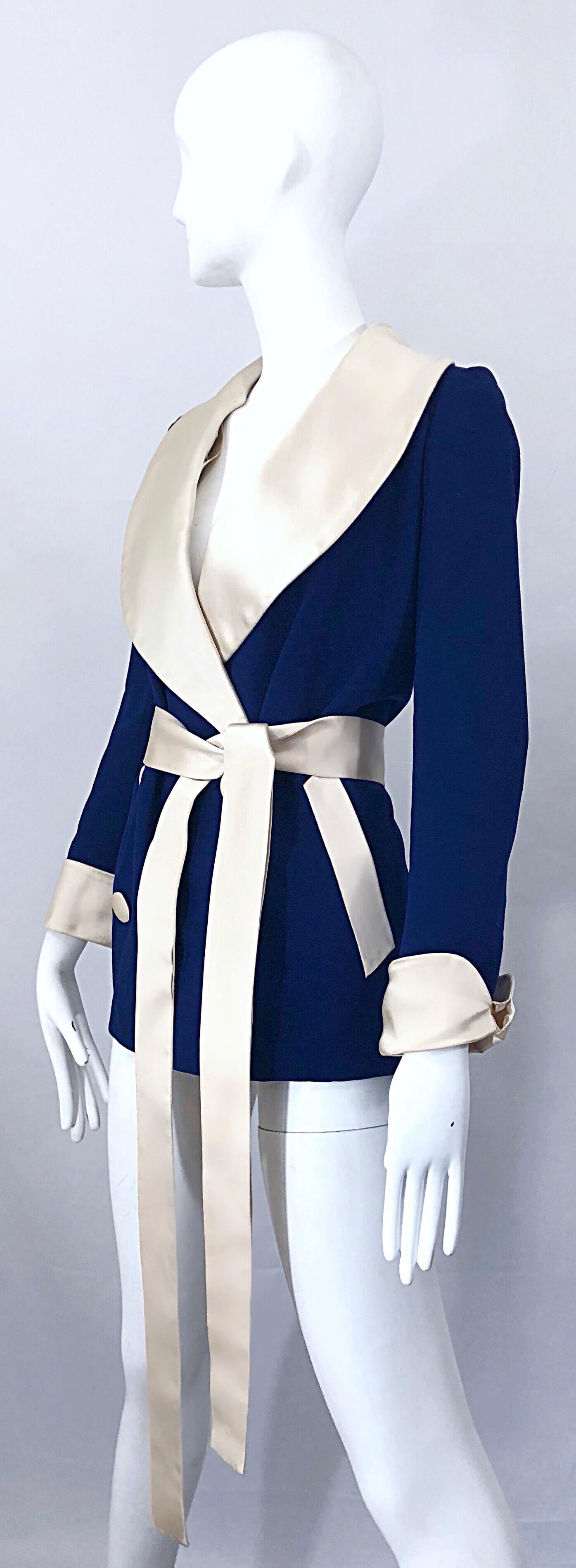 Blanc Norman Norell - Veste de smoking à ceinture rare bleu marine et ivoire, vintage, années 1960 en vente