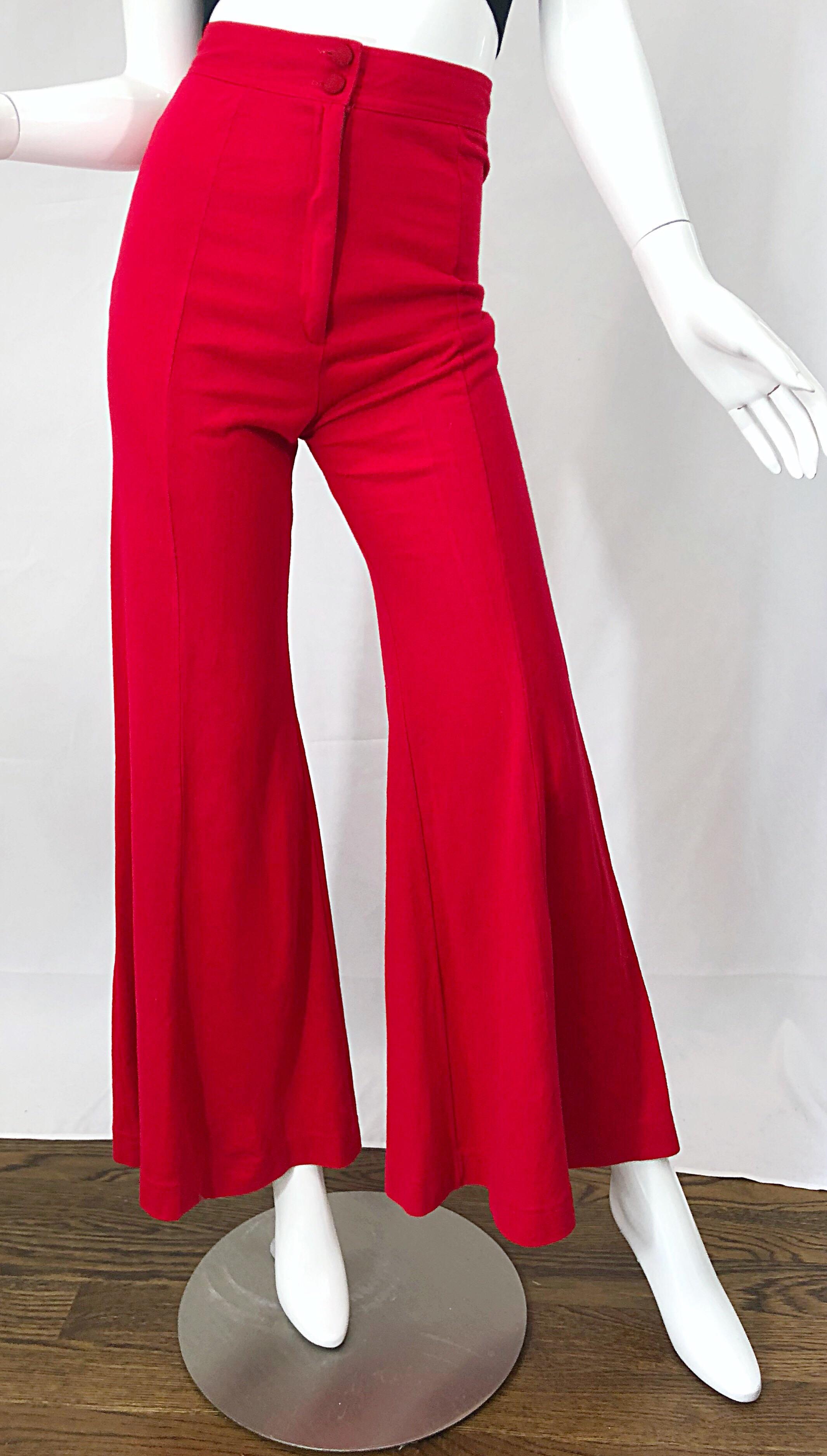 Alley Cat von Betsey Johnson, 1970er Jahre, rot, Vintage, hoch taillierte, ausgestellte Glockenhose (Rot) im Angebot