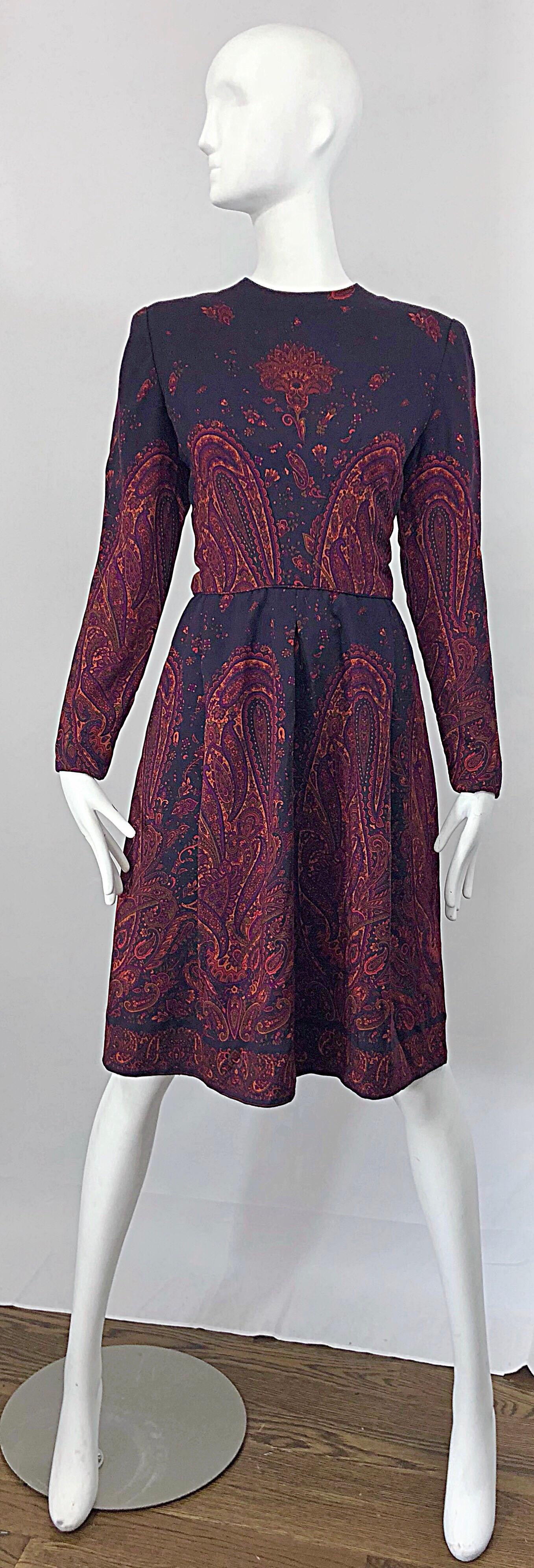 Chic Vintage Pauline Trigere Púrpura Oscuro Paisley Lana Challis Vestido Manga Larga en venta 6