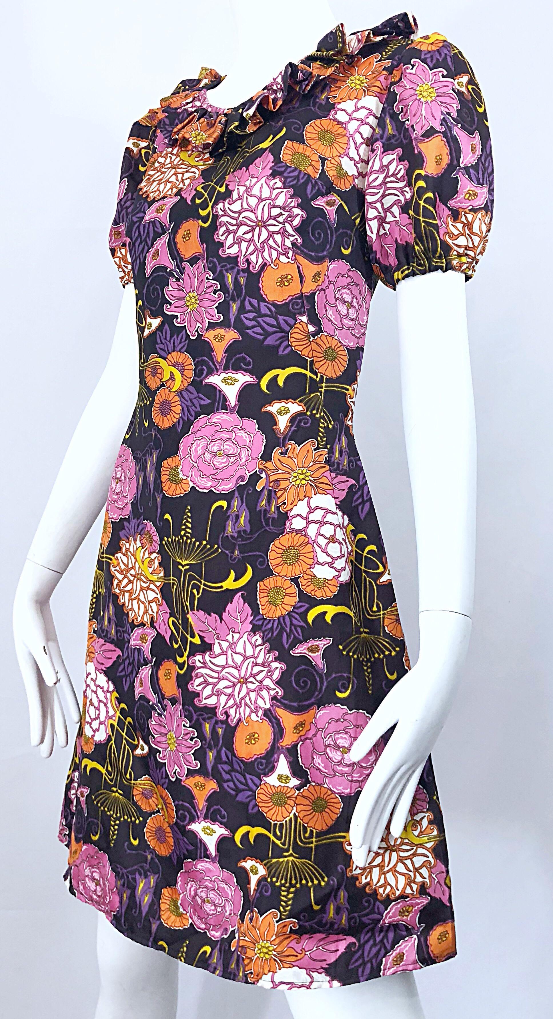 Chic 1960s Lotus Orchid Novelty Flower Print Short Puff Sleeve A Line 60s Dress For Sale 1