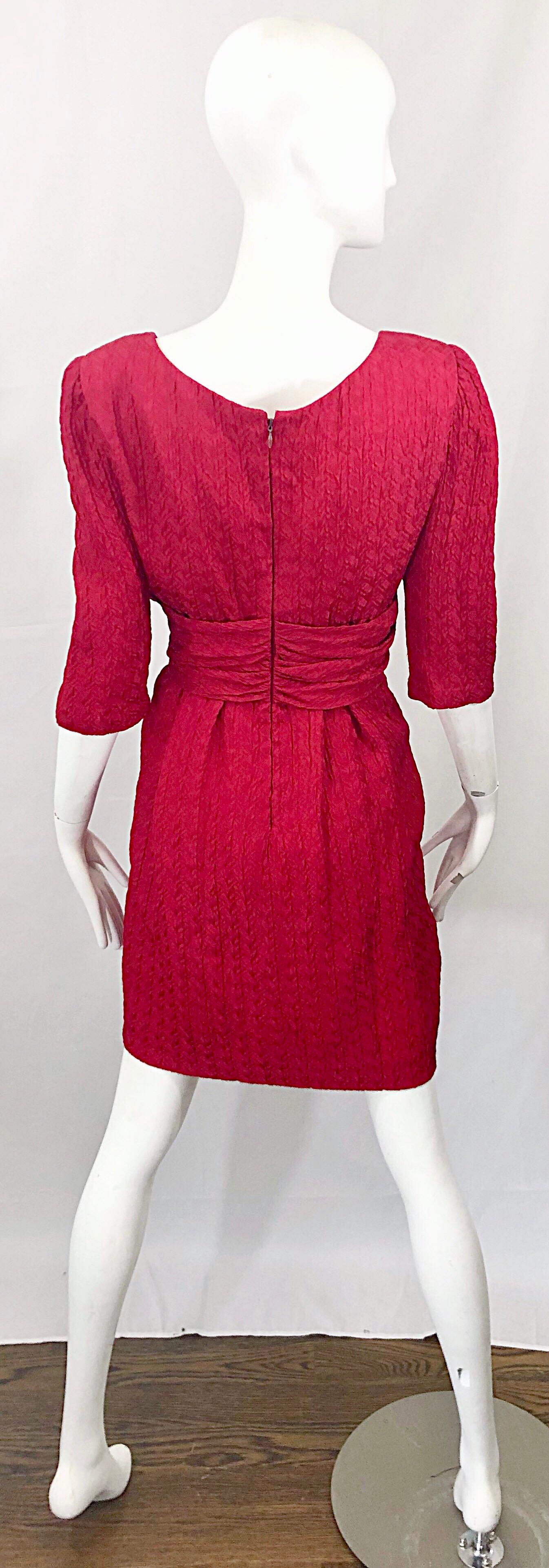 Vintage Oscar de la Renta Size 10 Lipstick Red Avant Garde Silk 3/4 Sleeve Dress For Sale 4