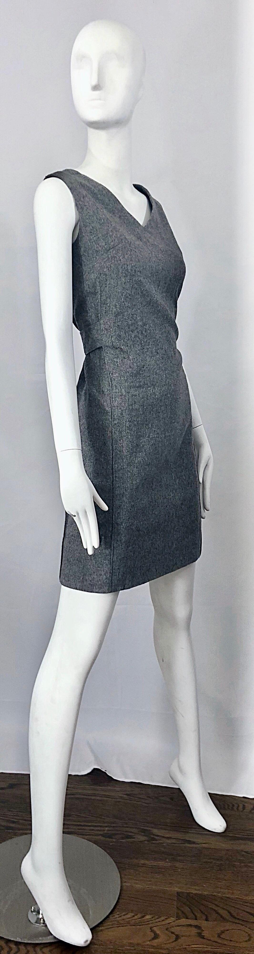 Women's Chic 1960s Heather Gray Wool Sleeveless Vintage 60s Mod Shift Dress For Sale
