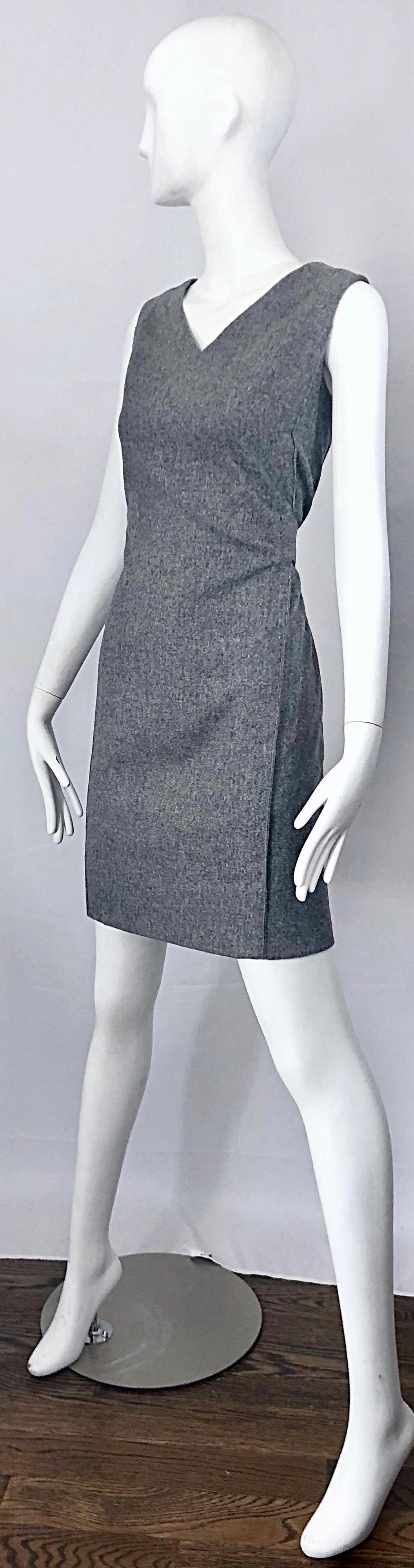 Chic 1960s Heather Gray Wool Sleeveless Vintage 60s Mod Shift Dress For Sale 3