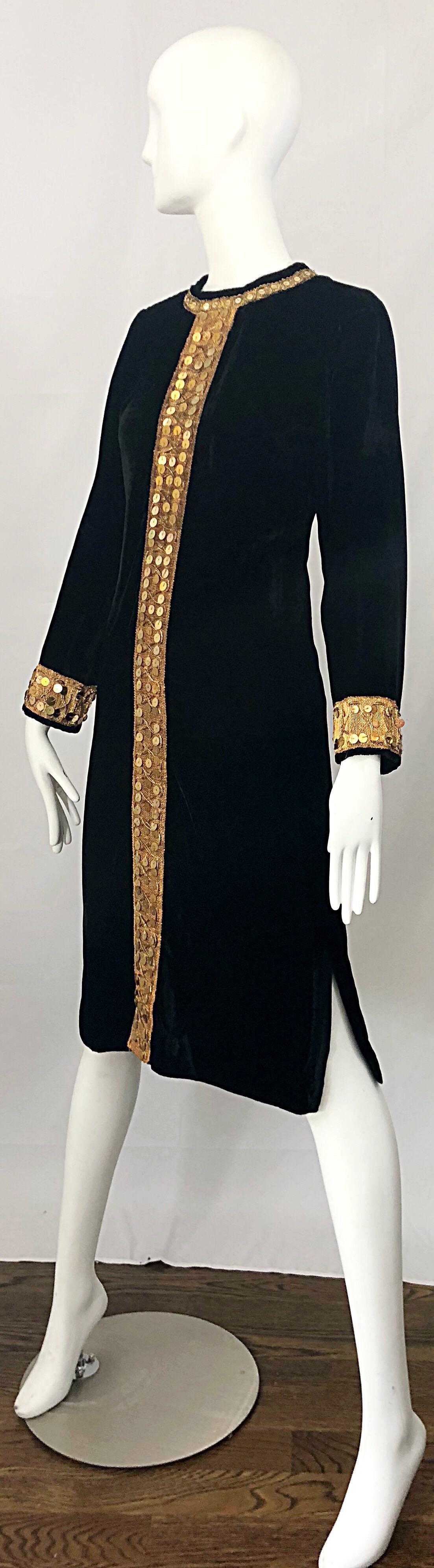 1960er Jahre Schwarz + Gold Samt Pailletten Vintage 60er Jahre Langarm Shift Tunika Kleid im Angebot 4