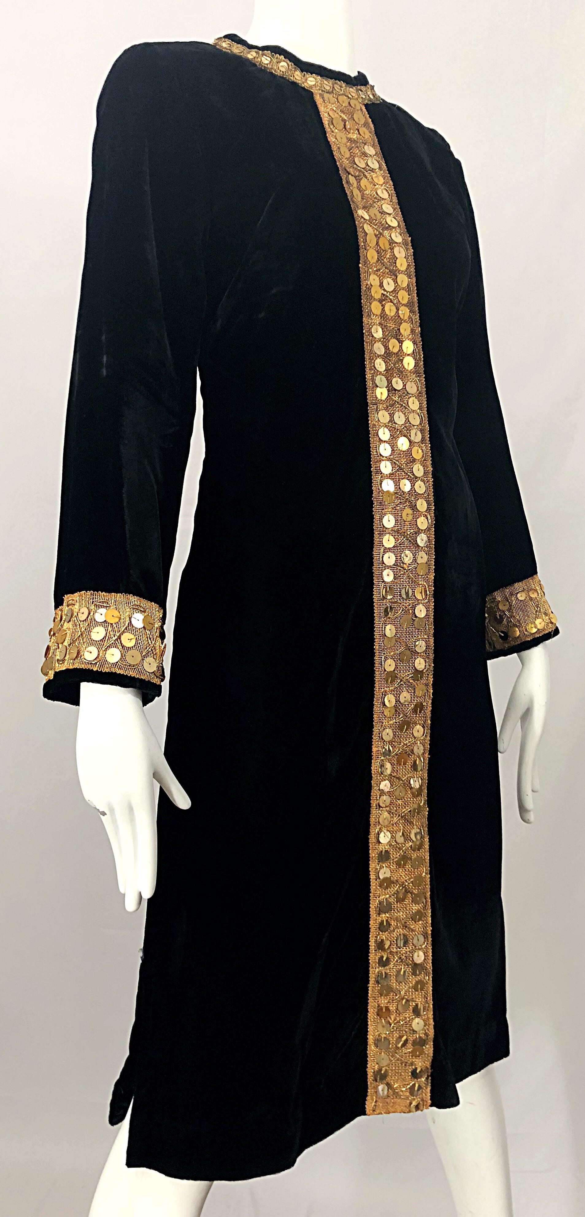 1960er Jahre Schwarz + Gold Samt Pailletten Vintage 60er Jahre Langarm Shift Tunika Kleid im Angebot 5