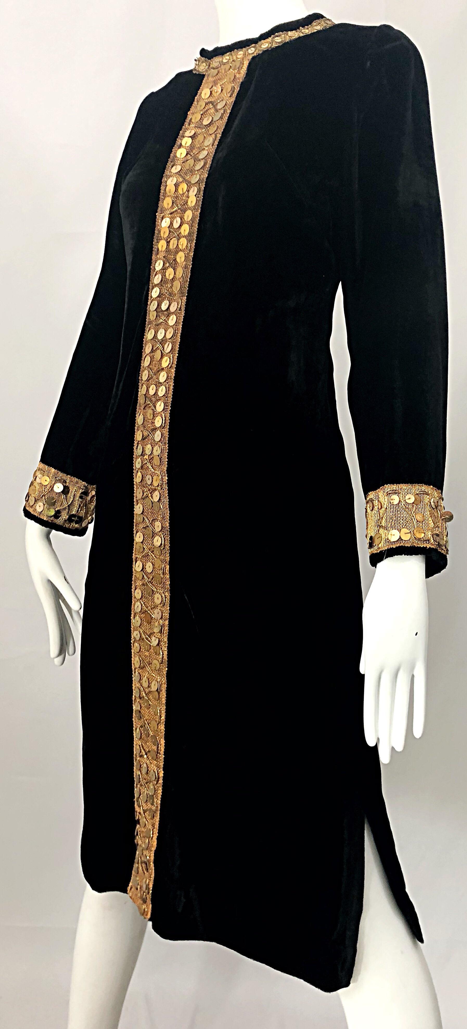 1960er Jahre Schwarz + Gold Samt Pailletten Vintage 60er Jahre Langarm Shift Tunika Kleid im Angebot 7