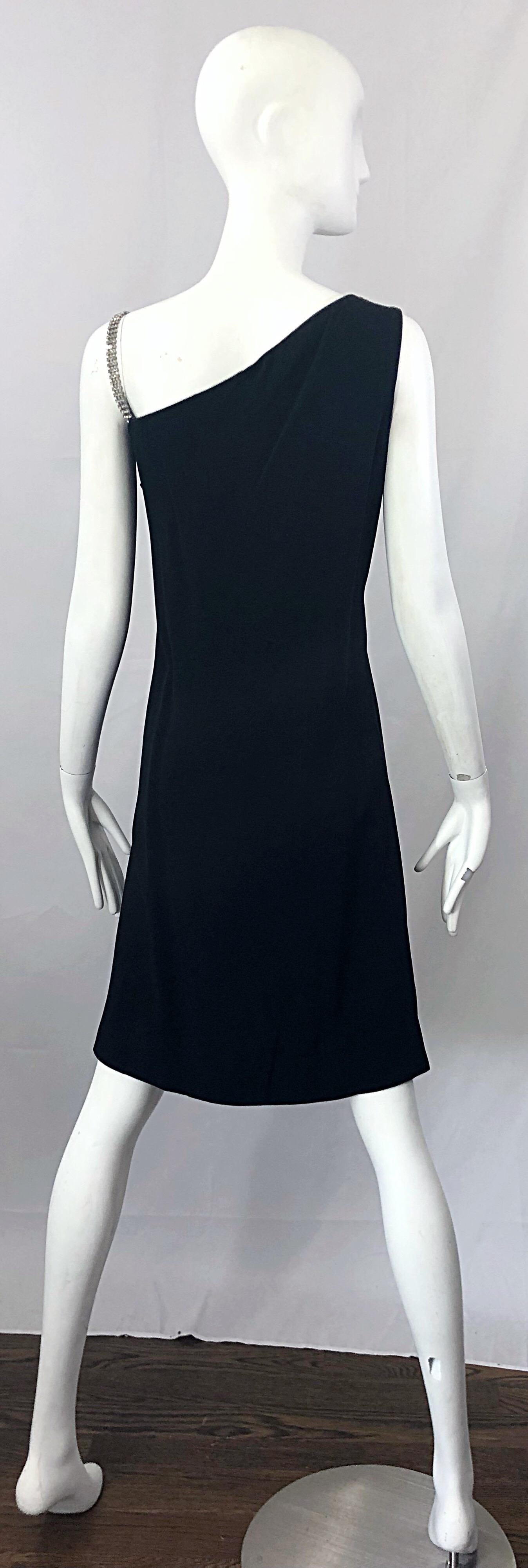 1960s Guy D. Plus Size 14 / 16 Demi Couture Black One Shoulder Cocktail Dress In Excellent Condition For Sale In San Diego, CA