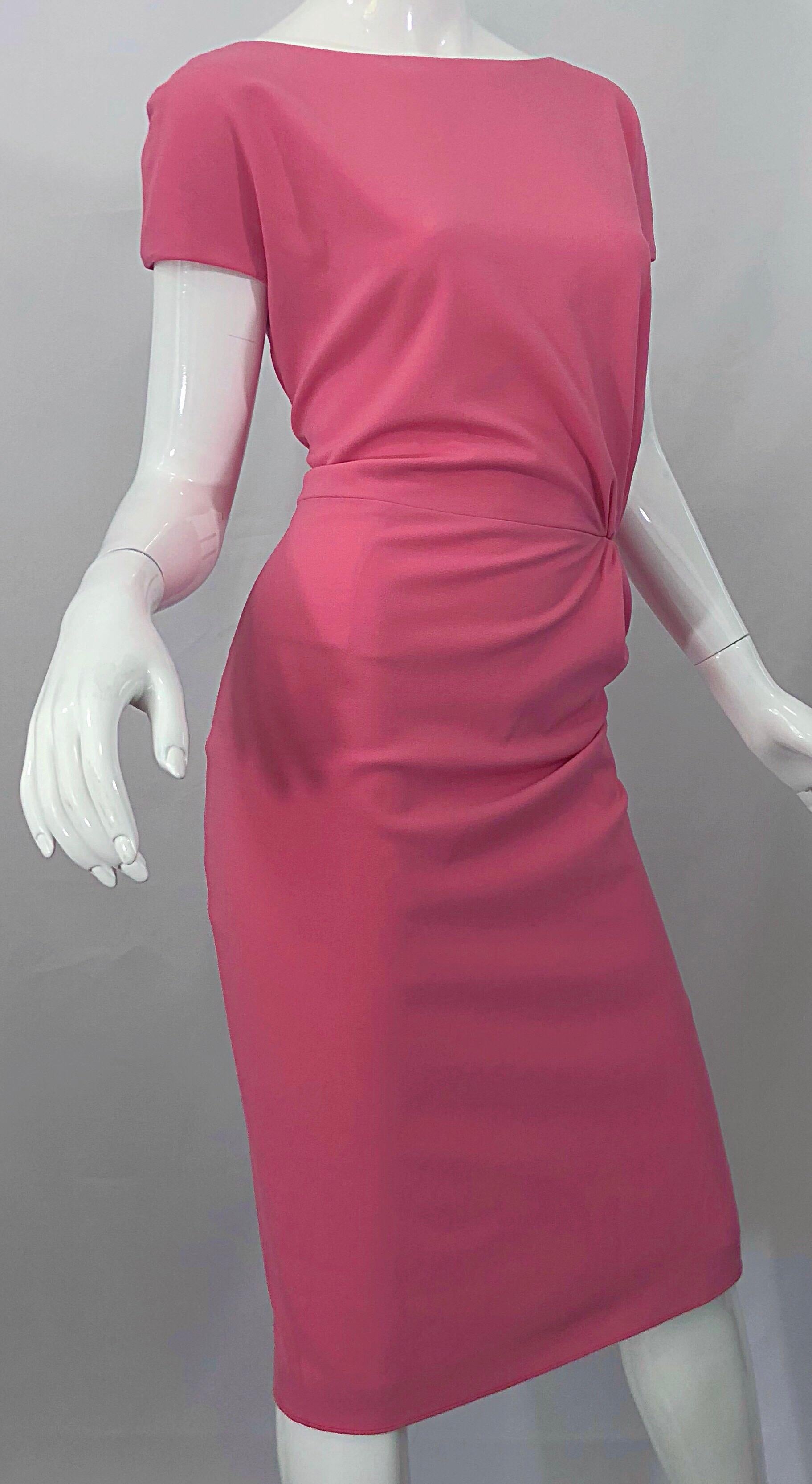 Neu Dsquared Größe 10 - 12 / 46 Flattering Bubblegum Pink Short Sleeve Kleid im Angebot 1
