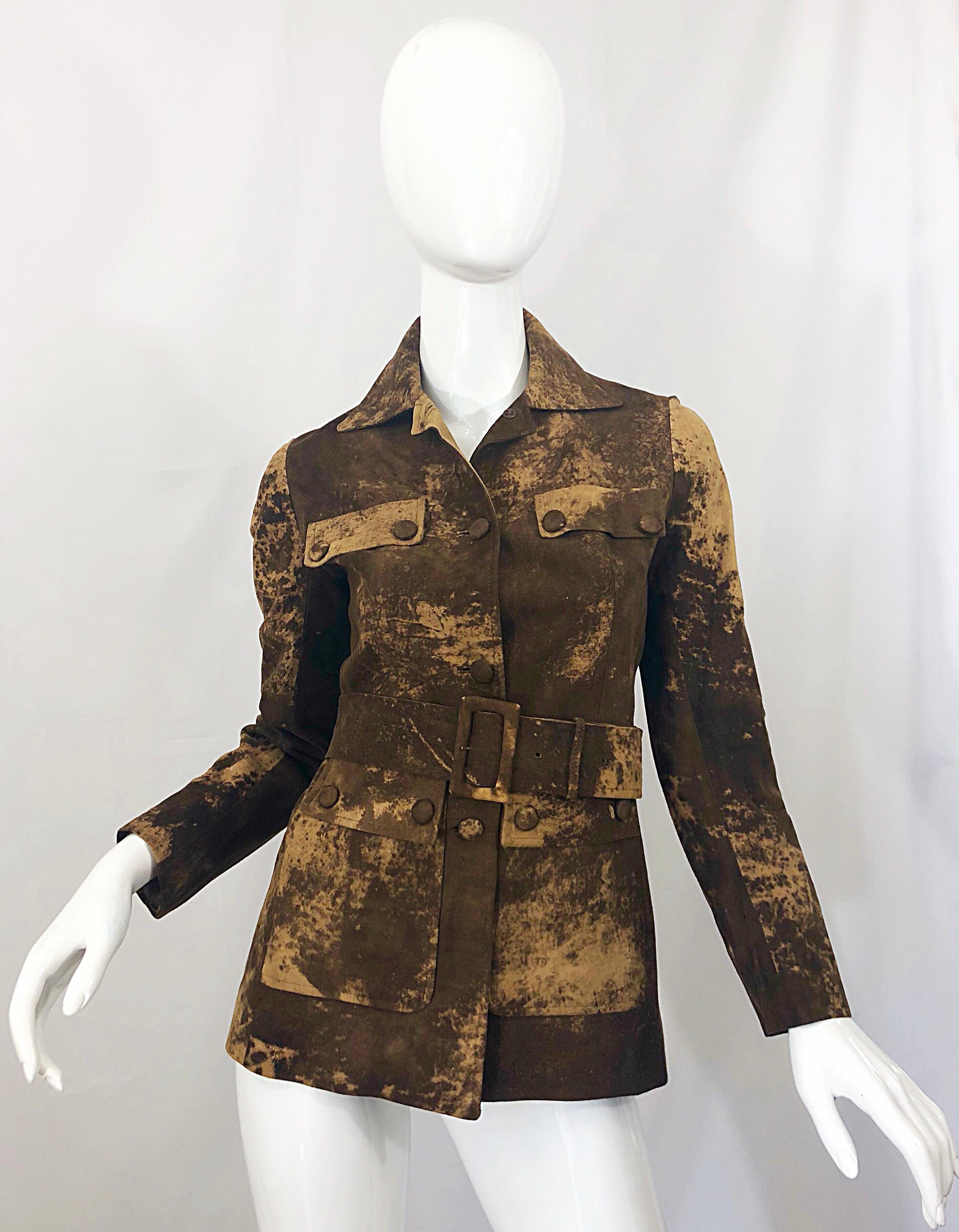 Amazing 1970s Brown + Tan Ultra Suede Belted Vintage 70s Safari Style Spy Jacket For Sale 8