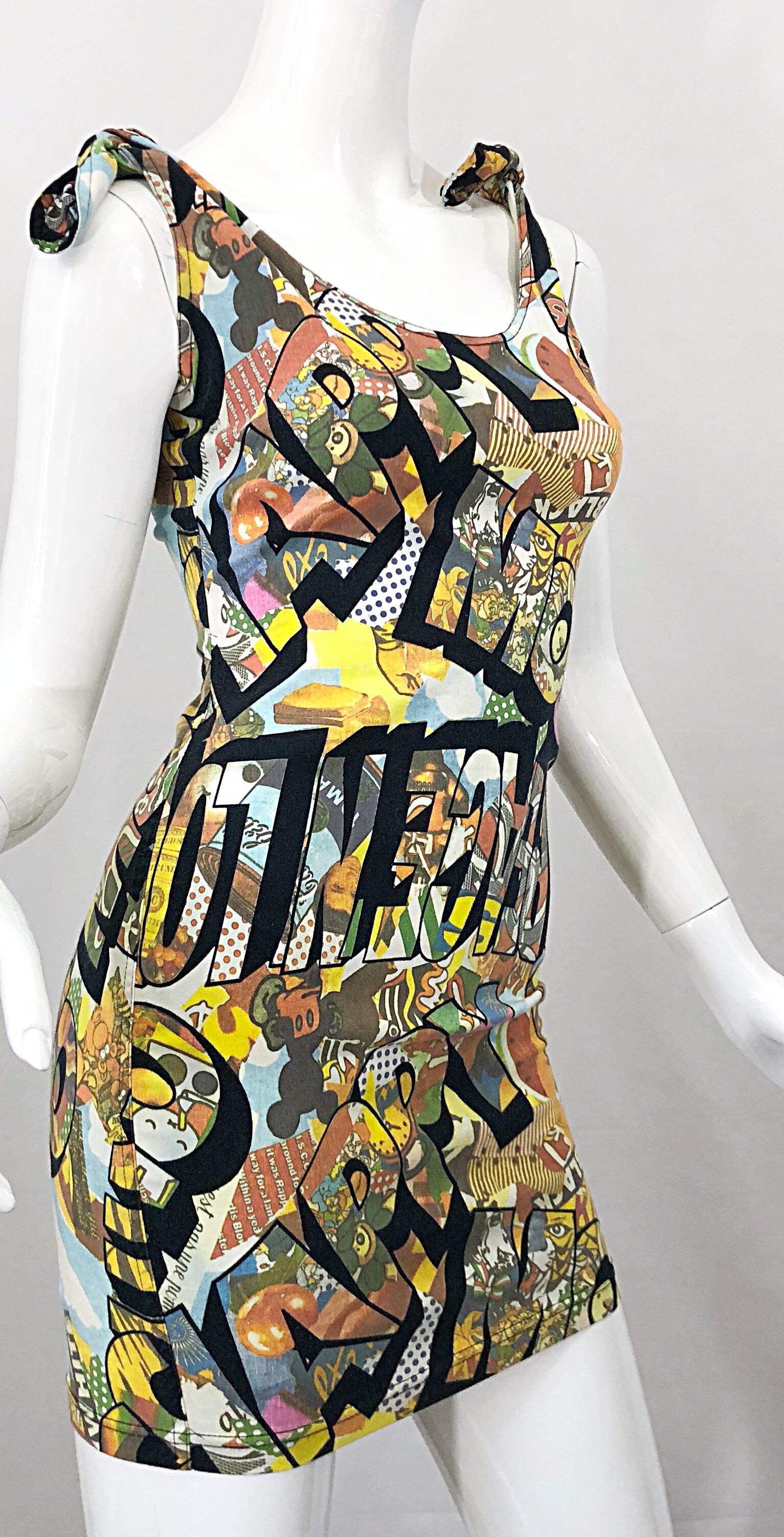 Vintage Moschino 1990s Mickey Mouse Disney Iconic Novelty Print 90s Mini Dress In Excellent Condition For Sale In San Diego, CA