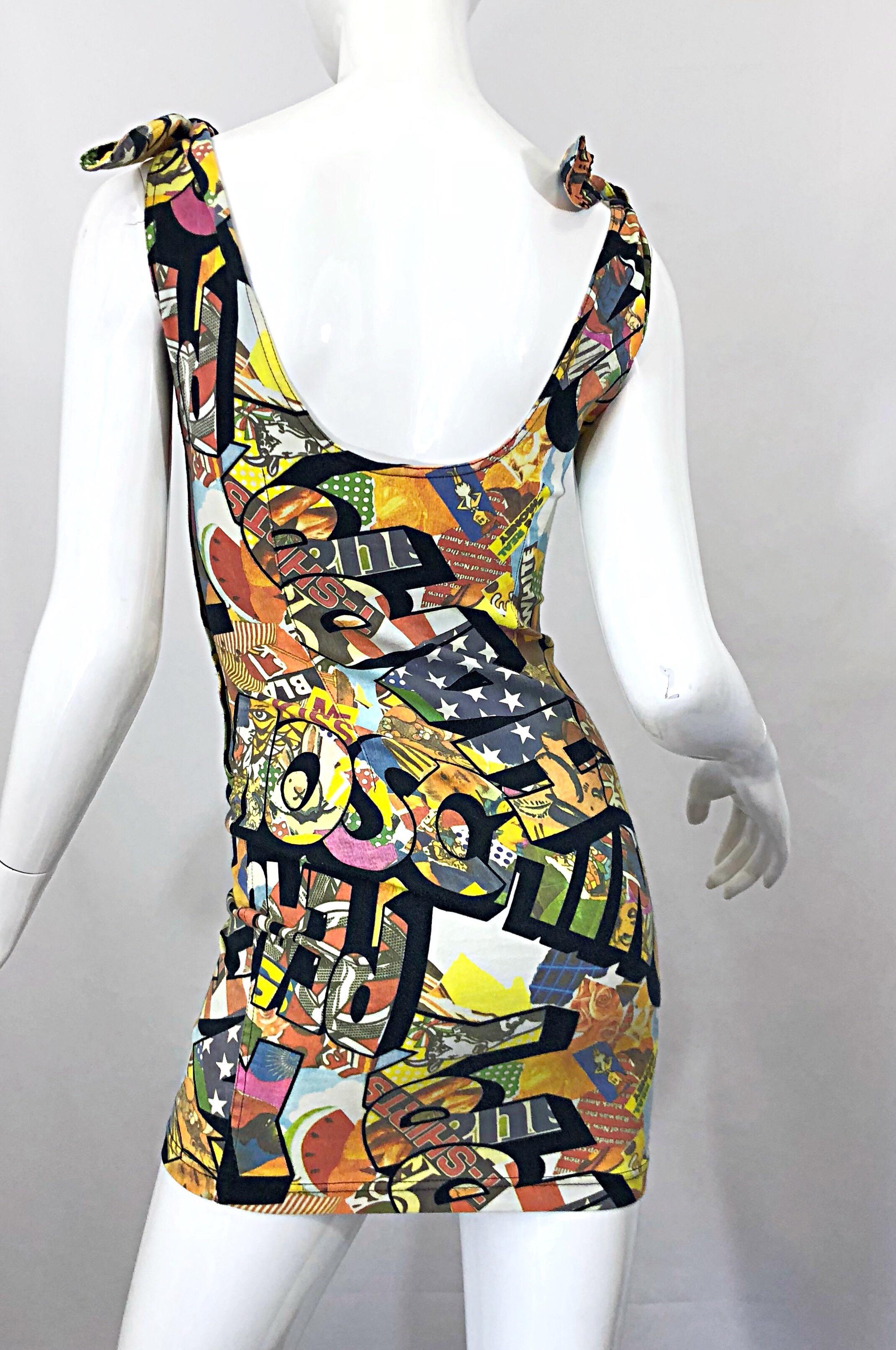 Women's Vintage Moschino 1990s Mickey Mouse Disney Iconic Novelty Print 90s Mini Dress For Sale