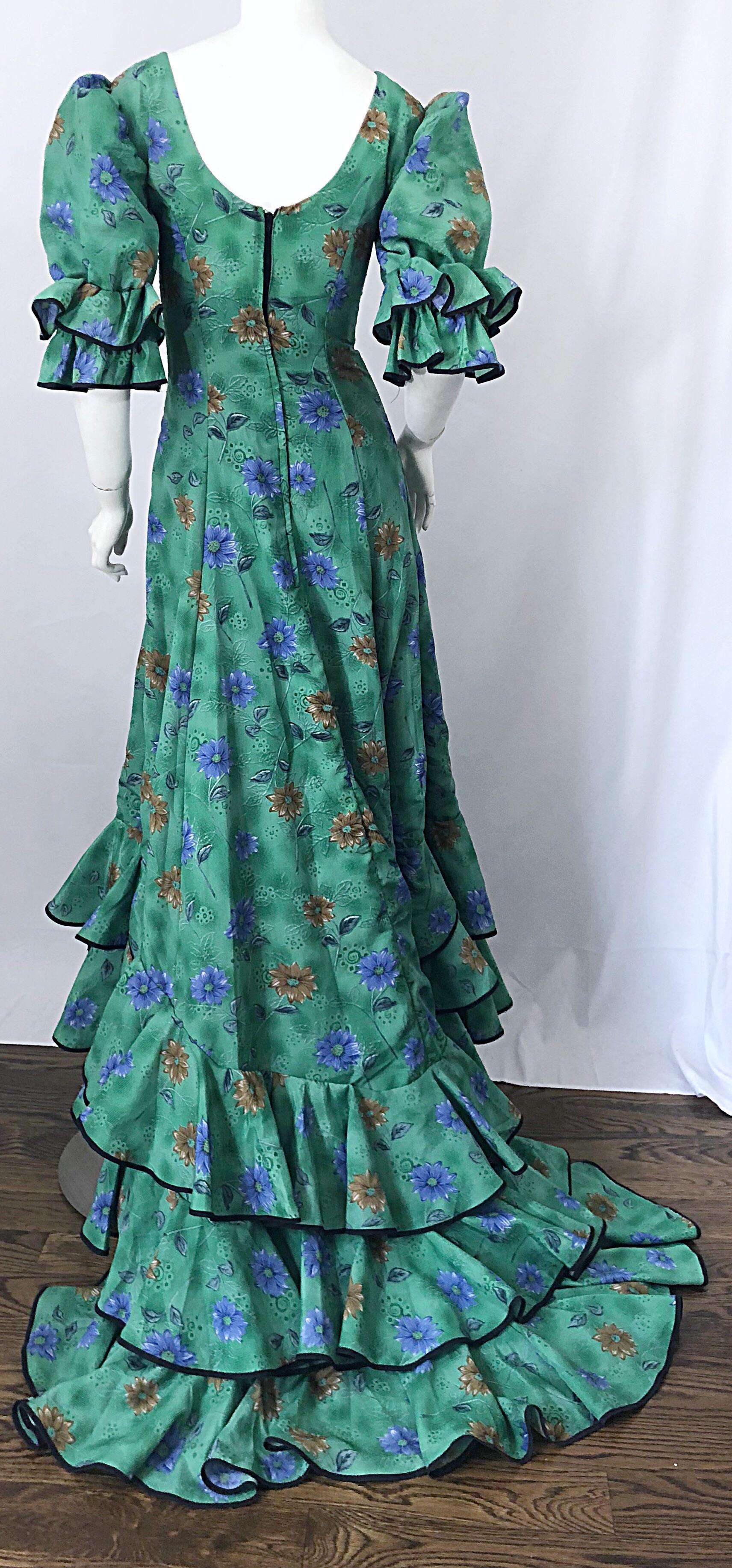 Erstaunlich Vintage viktorianisch inspirierte 1970er Does 1800er Steampunk Grünes geschwungenes Kleid mit Schleppe im Angebot 4