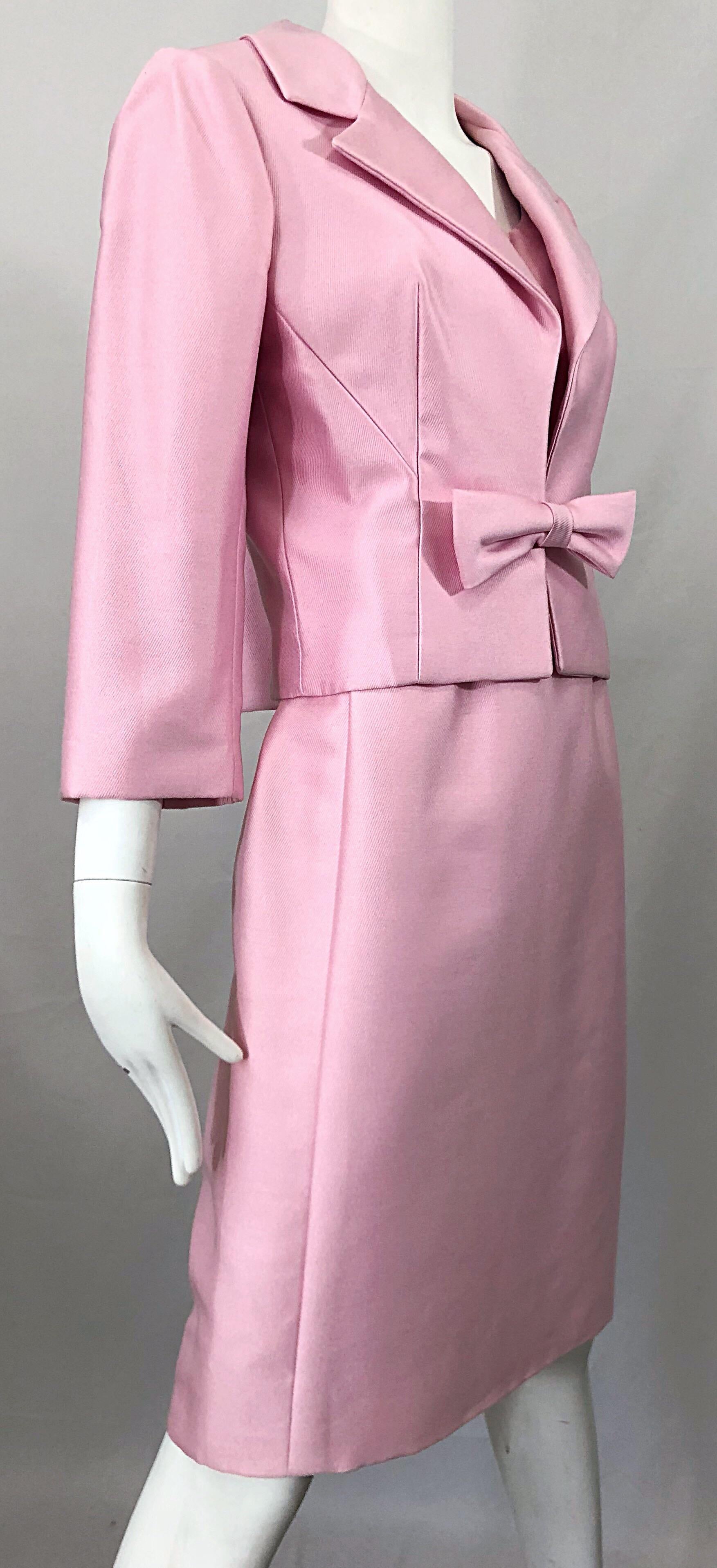 Chic 1960er Jahre Pat Sandler Hellrosa Vintage 60er Jahre Seide Etuikleid und Jacke Anzug im Zustand „Hervorragend“ im Angebot in San Diego, CA