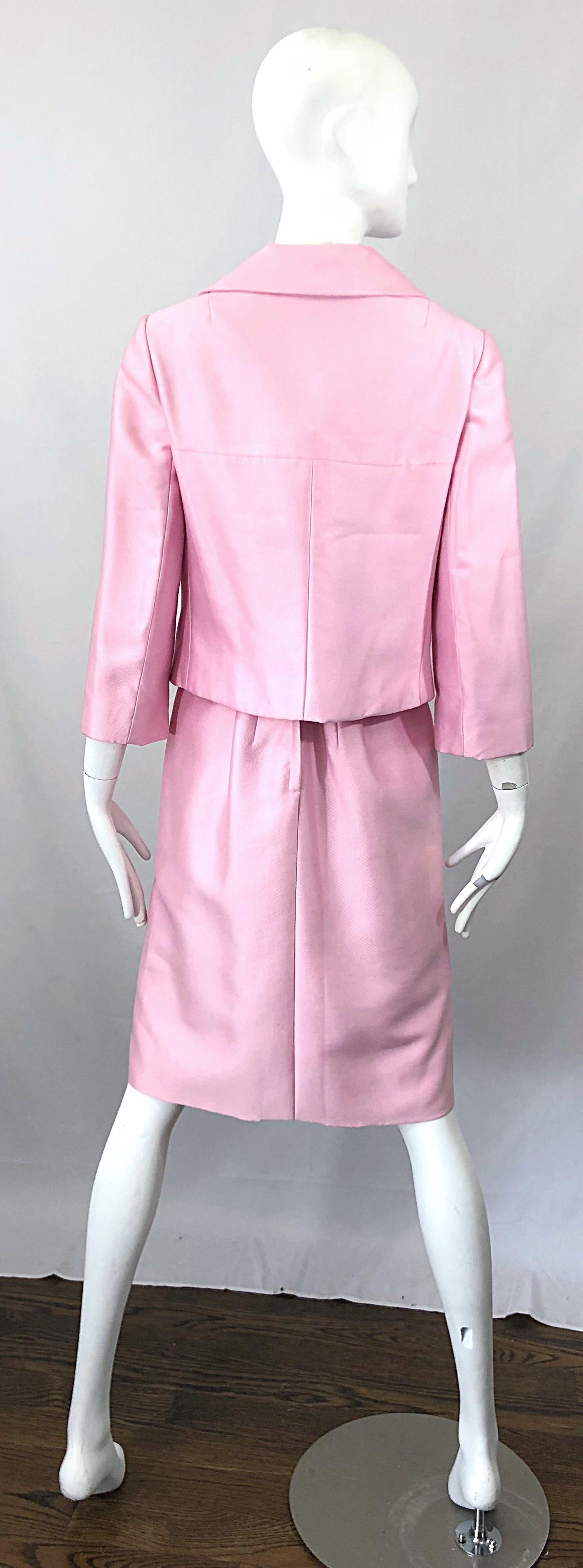 Chic 1960s Pat Sandler Light Pink Vintage 60s Silk Shift Dress and Jacket Suit In Excellent Condition For Sale In San Diego, CA