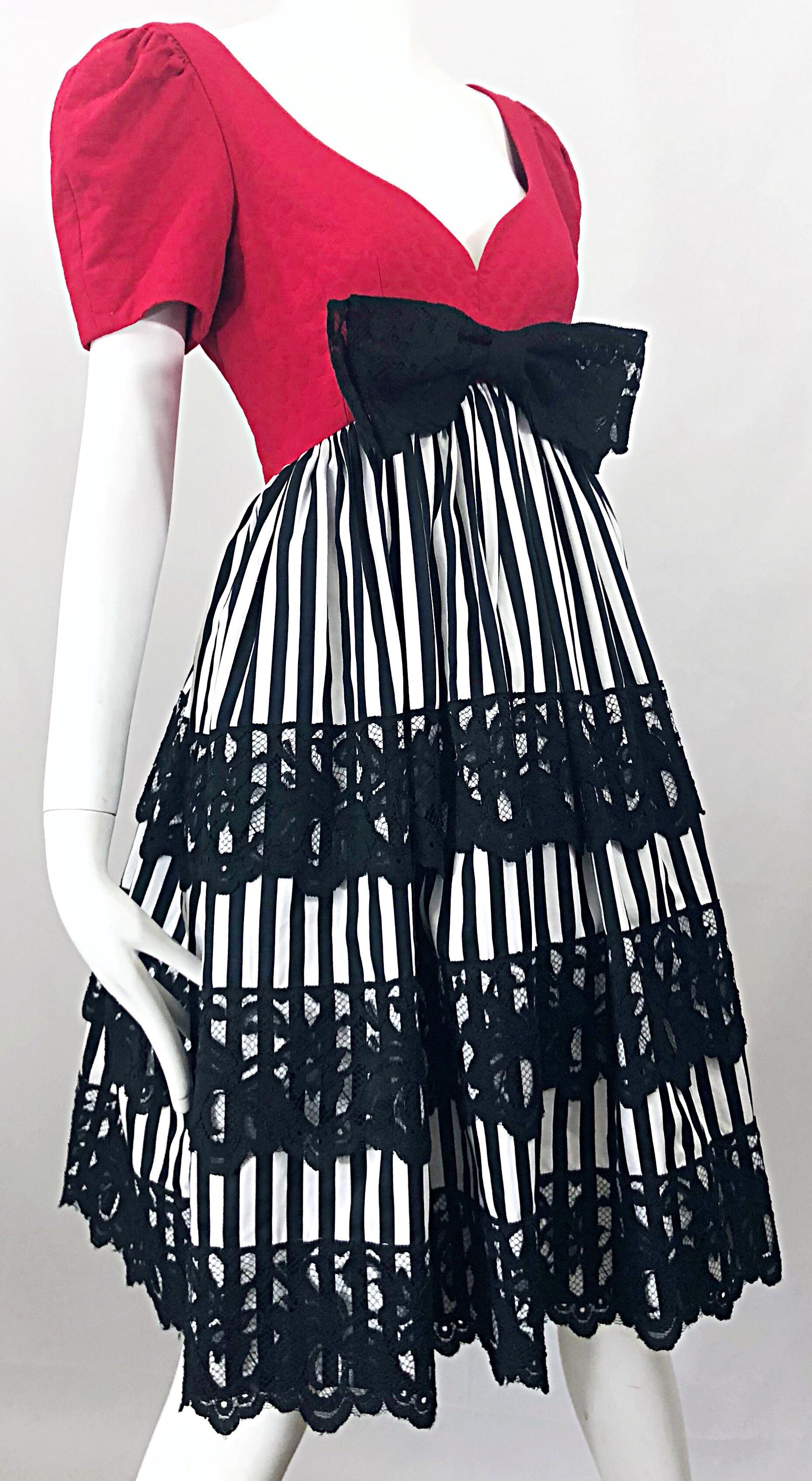 Vintage Adele Simpson 1980s Red Black White Fit n' Flare Empire Bow Lace Dress In Excellent Condition In San Diego, CA
