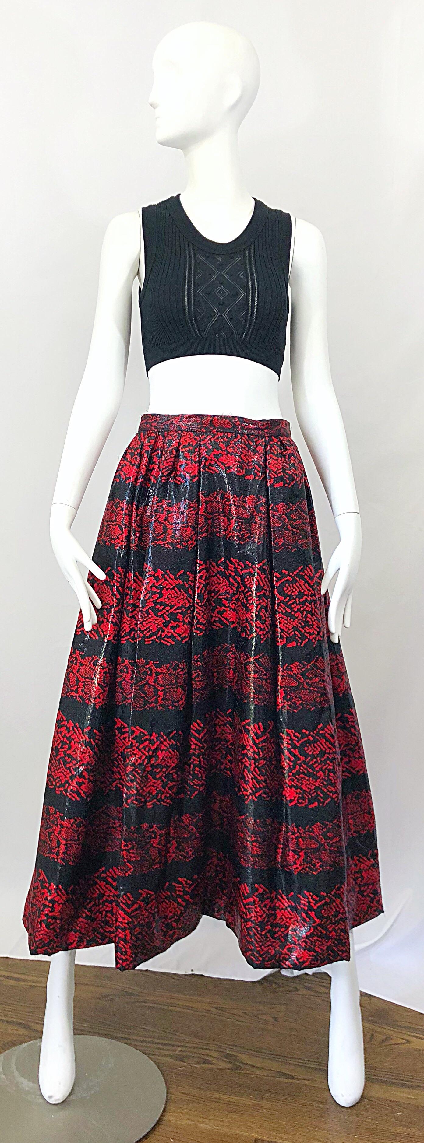 Rare and so chic TARQUIN EBKER Couture red and black metallic threaded silk pleated midi skirt! Not quite a maxi skirt, this beauty hits above the ankle. The fabric is so luxurious that it literally looks like liquid. Full skirt features a horsehair