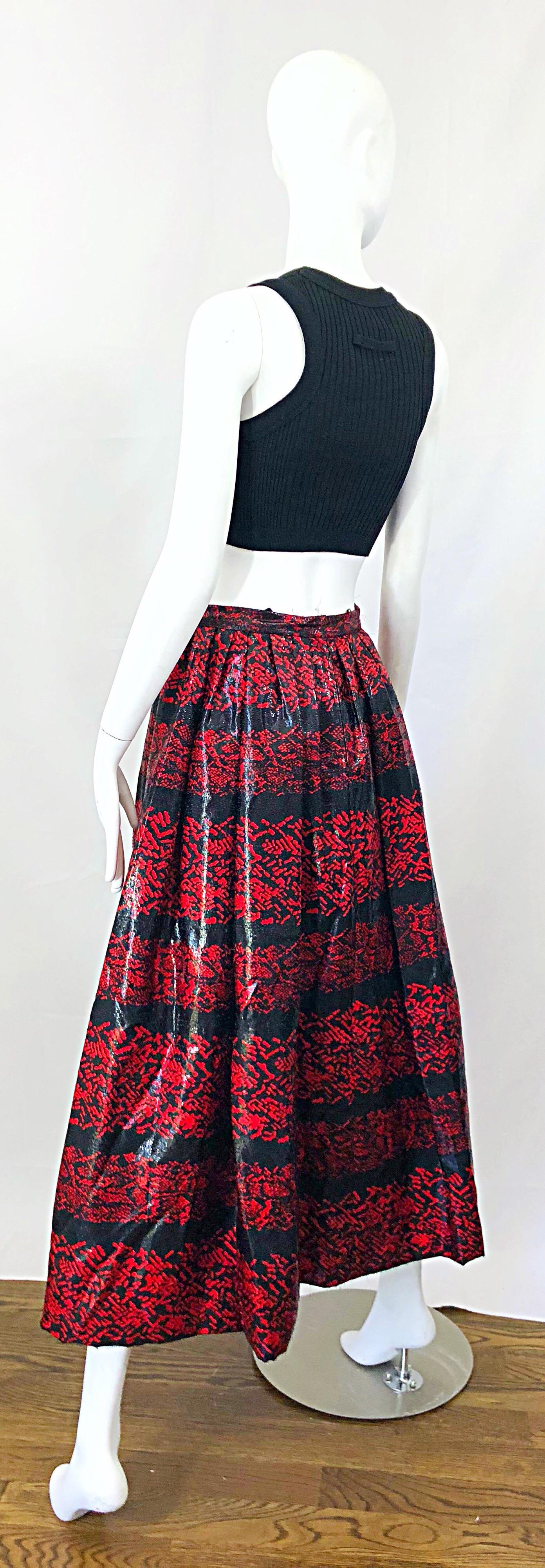 Rare Vintage Tarquin Ebker Couture Red + Black Metallic Threaded Silk Midi Skirt In Excellent Condition For Sale In San Diego, CA