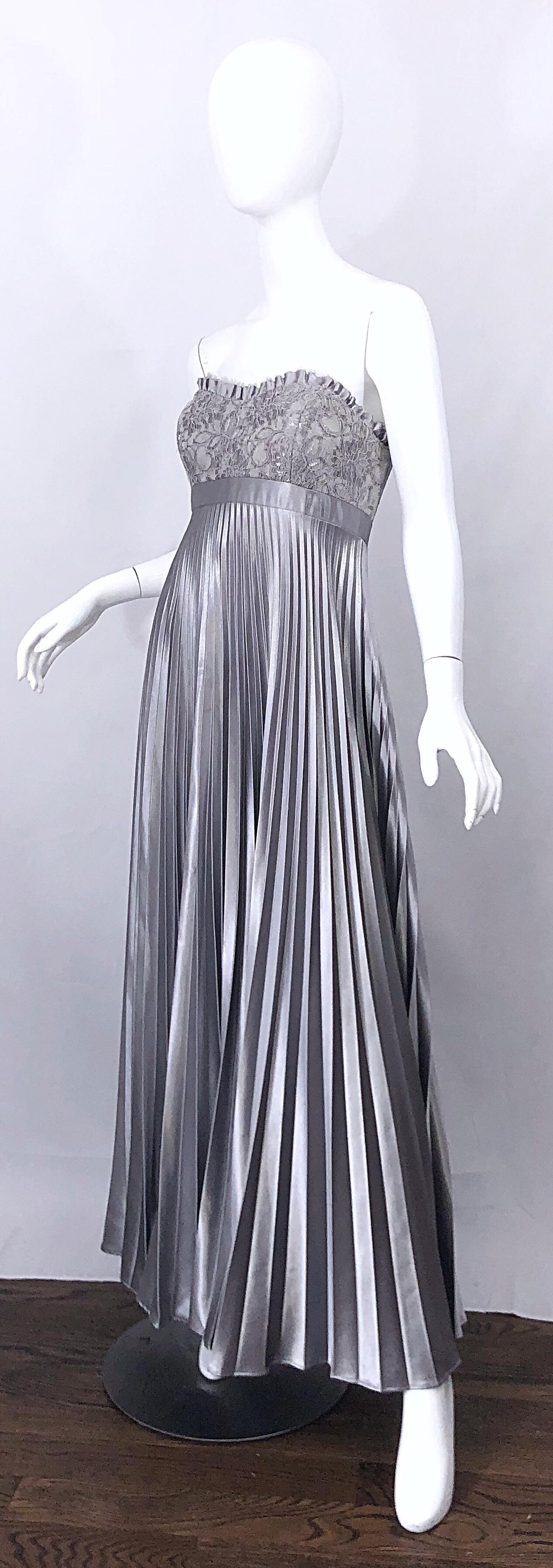 Schönes Vintage Badgley Mischka Größe 10 / 12 Silber Metallic Perlen Kleid Damen im Angebot