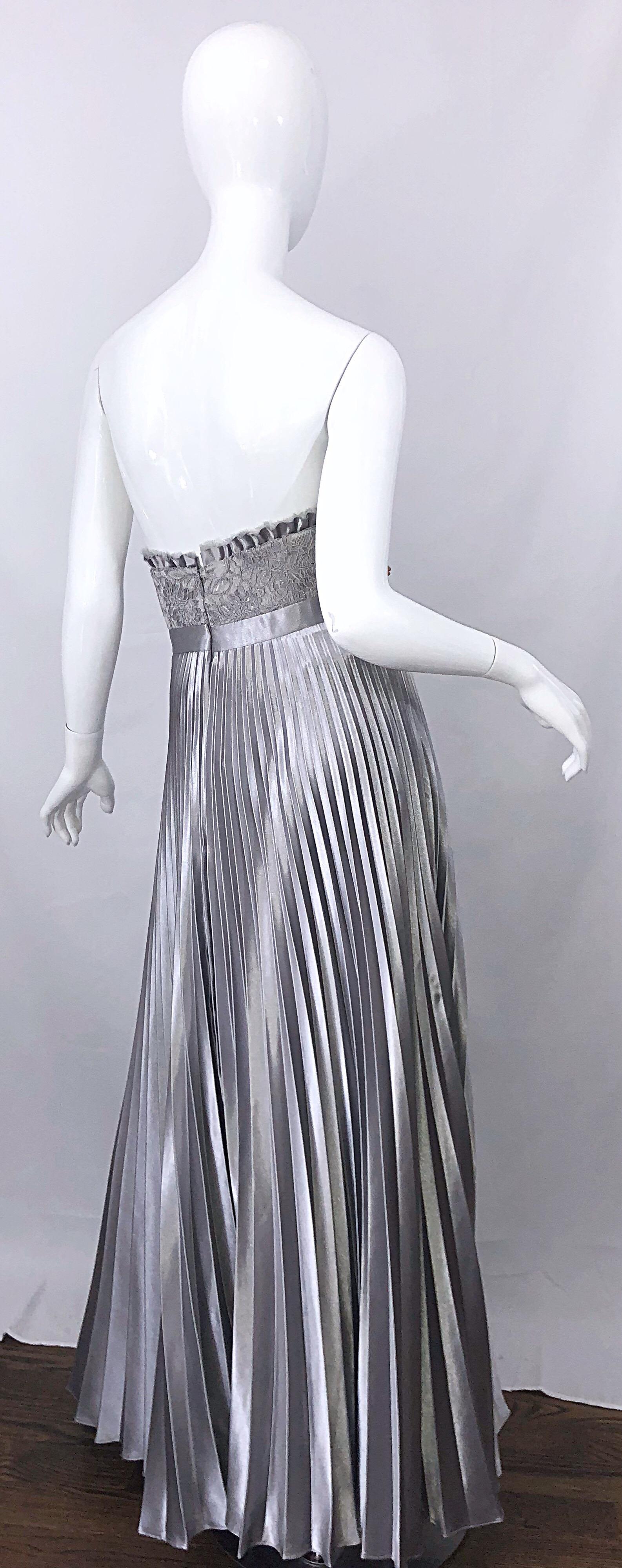 Schönes Vintage Badgley Mischka Größe 10 / 12 Silber Metallic Perlen Kleid im Zustand „Hervorragend“ im Angebot in San Diego, CA