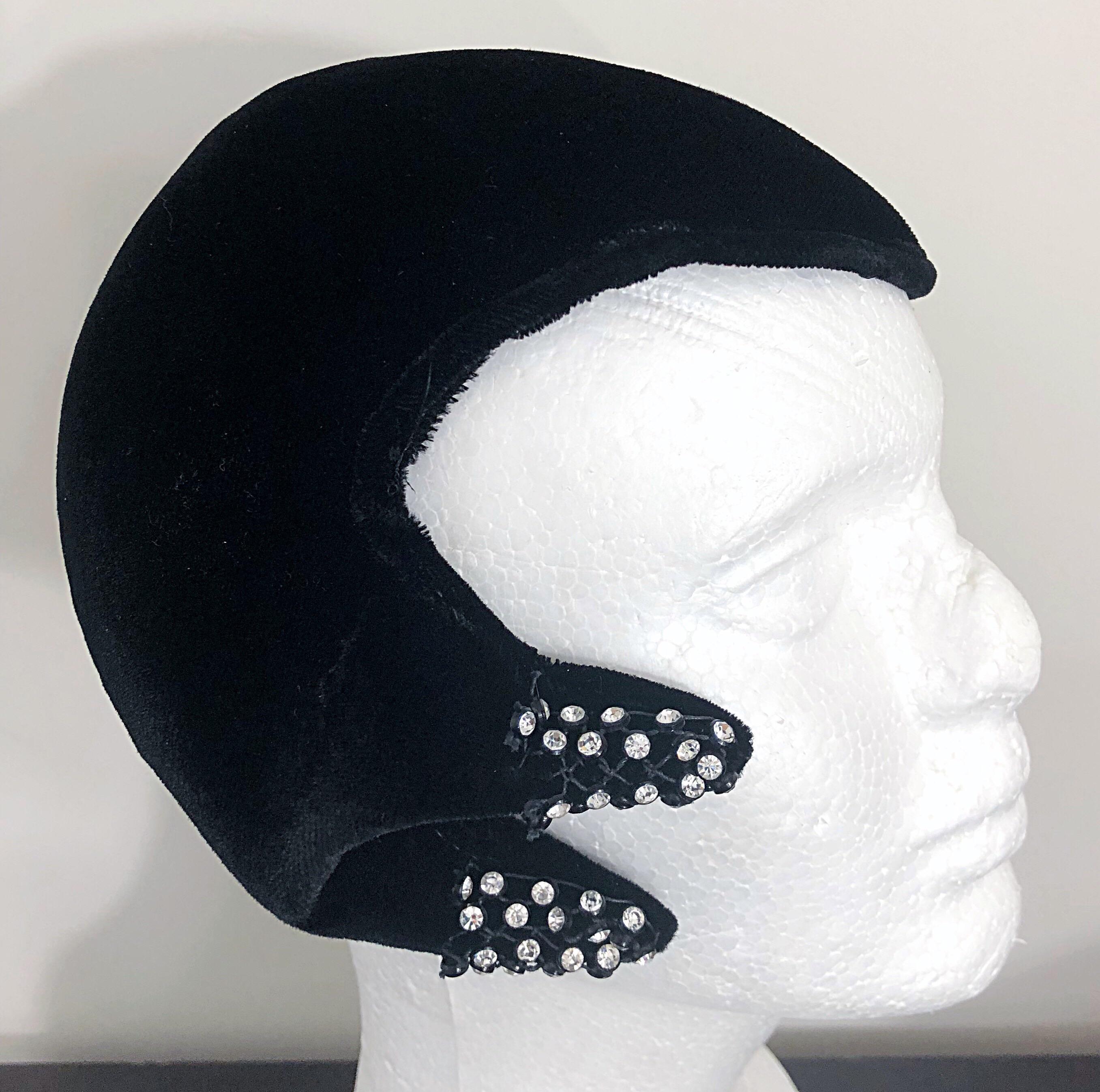 Women's 1940s Marshall Fields Black Silk Velvet Rhinestone Avant Garde 40s Cloche Hat For Sale