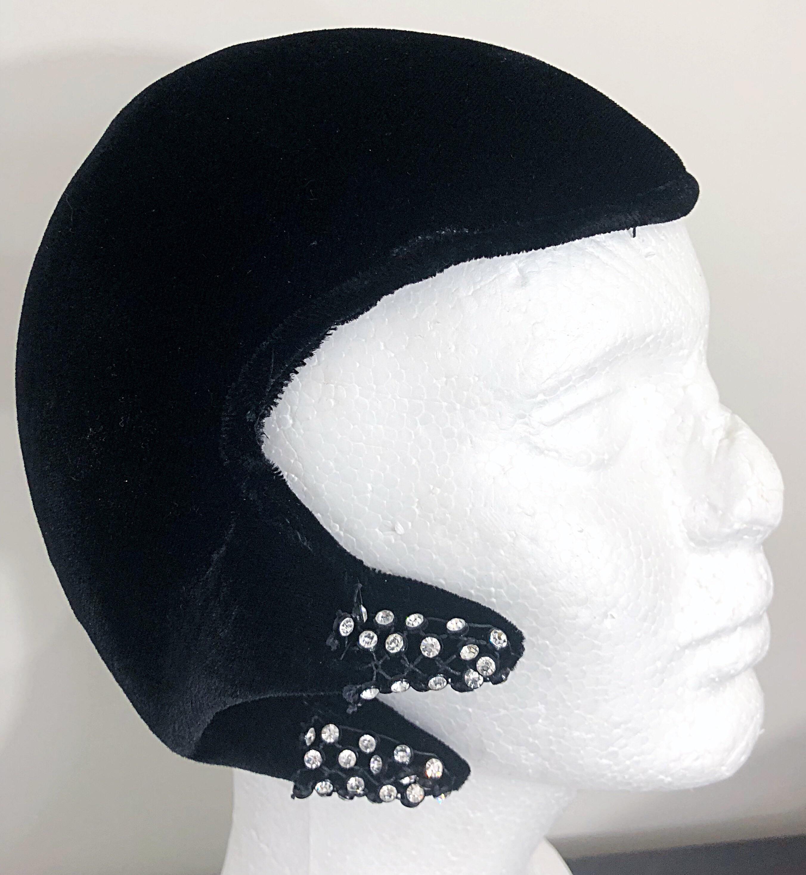 1940s Marshall Fields Black Silk Velvet Rhinestone Avant Garde 40s Cloche Hat For Sale 1