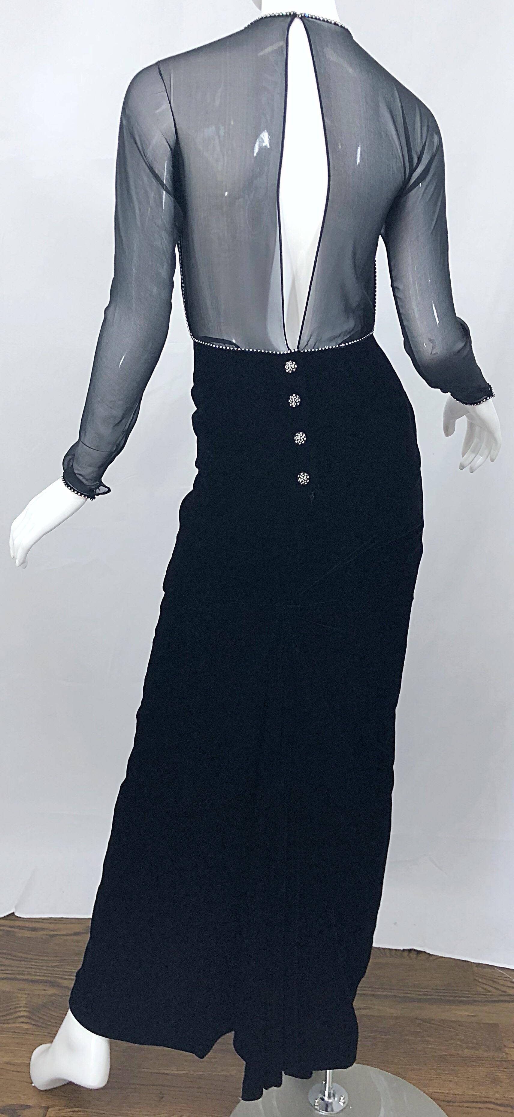 Women's Vintage Oscar de la Renta Black Size 4 Silk Velvet 90s Rhinestone Open Back Gown For Sale
