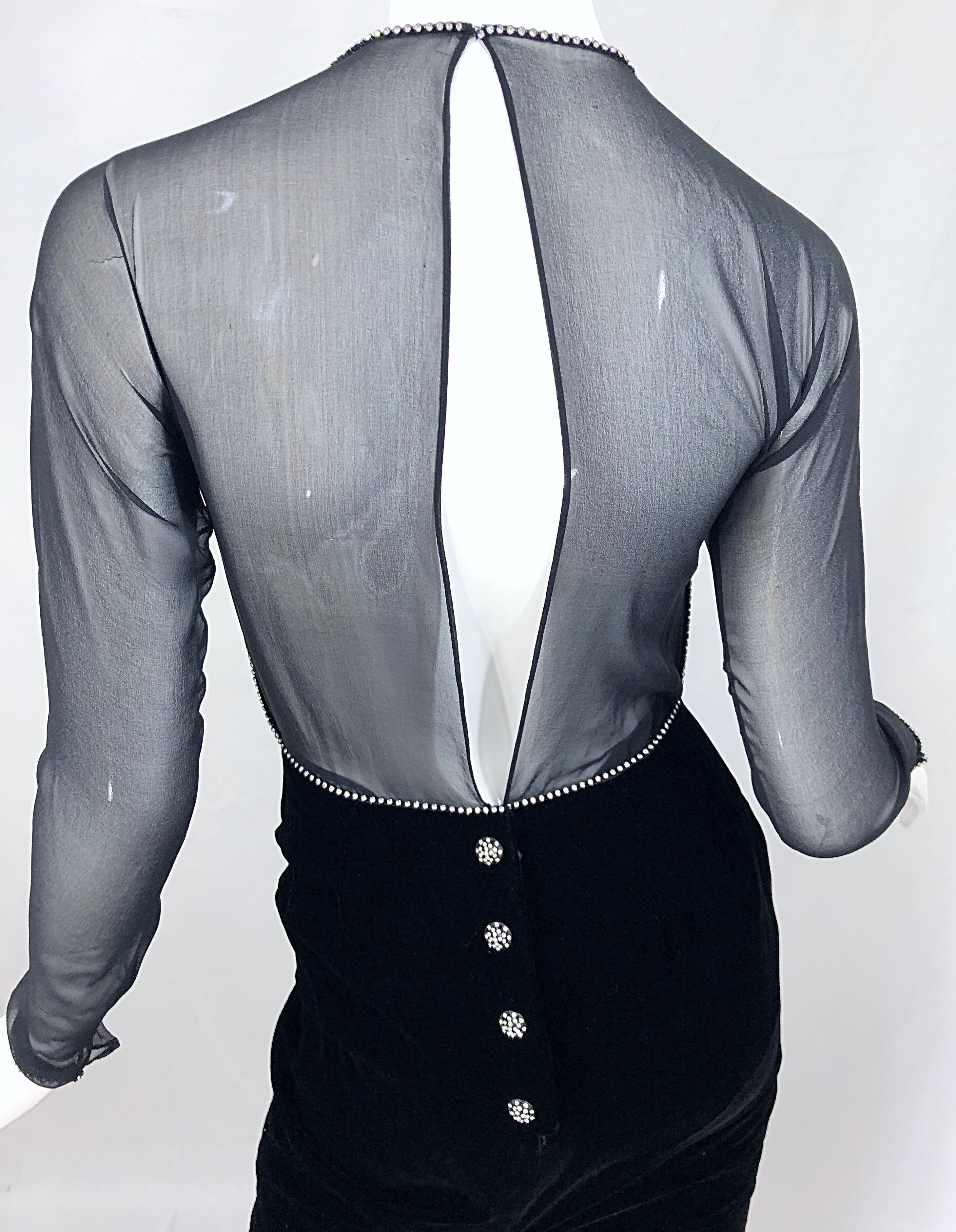 Vintage Oscar de la Renta Black Size 4 Silk Velvet 90s Rhinestone Open Back Gown For Sale 5