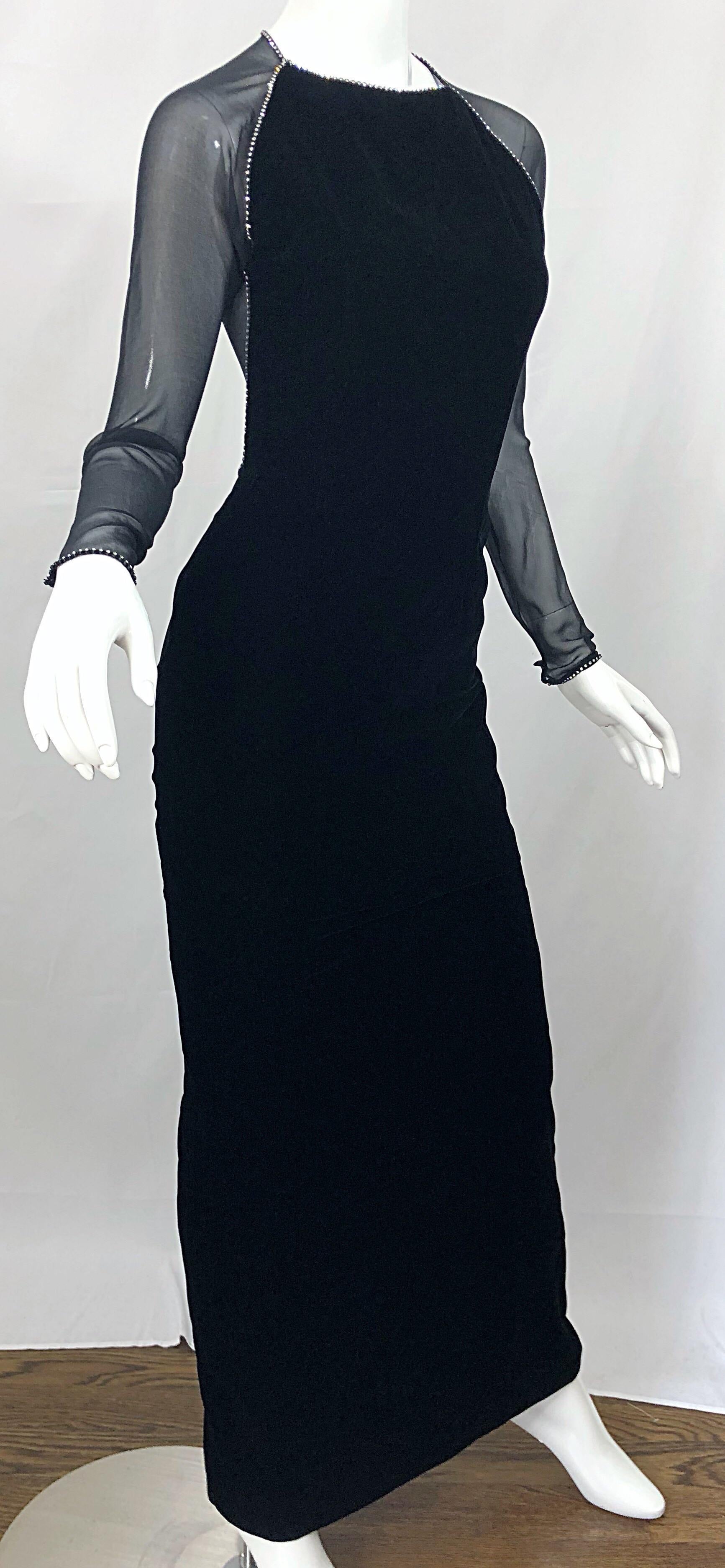 Vintage Oscar de la Renta Black Size 4 Silk Velvet 90s Rhinestone Open Back Gown For Sale 7