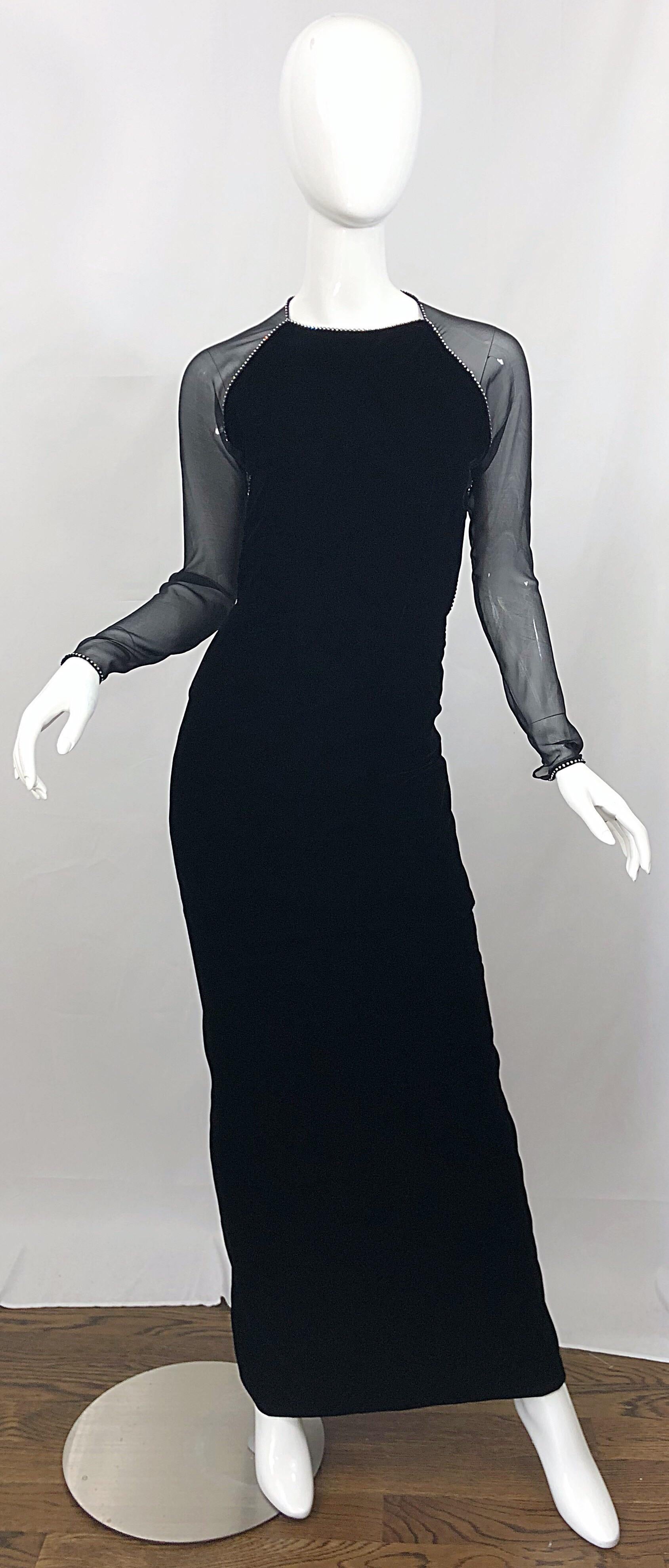 Vintage Oscar de la Renta Black Size 4 Silk Velvet 90s Rhinestone Open Back Gown For Sale 11