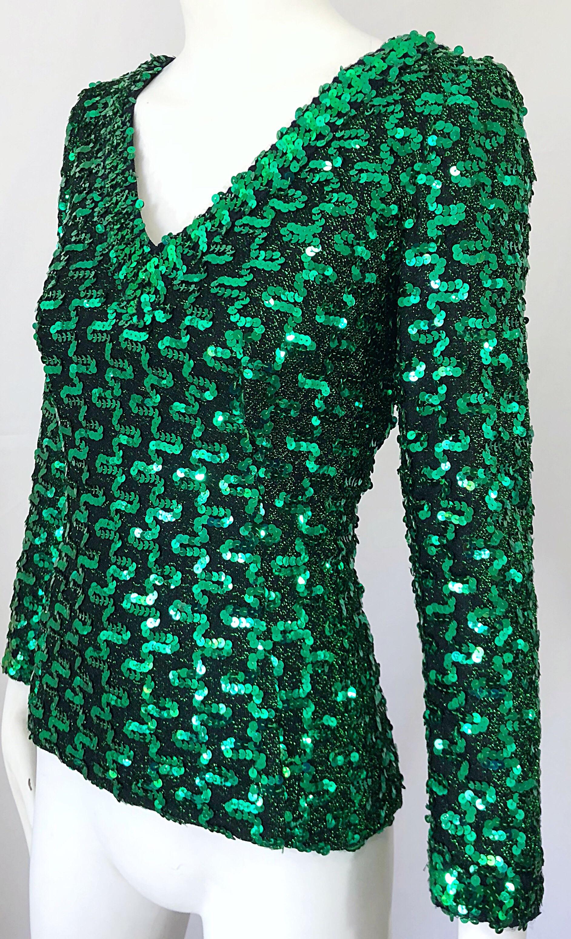 1970s Lilli Diamond Kelly Green Metallic Sequined Long Sleeve Knit Shirt Blouse In Excellent Condition For Sale In San Diego, CA