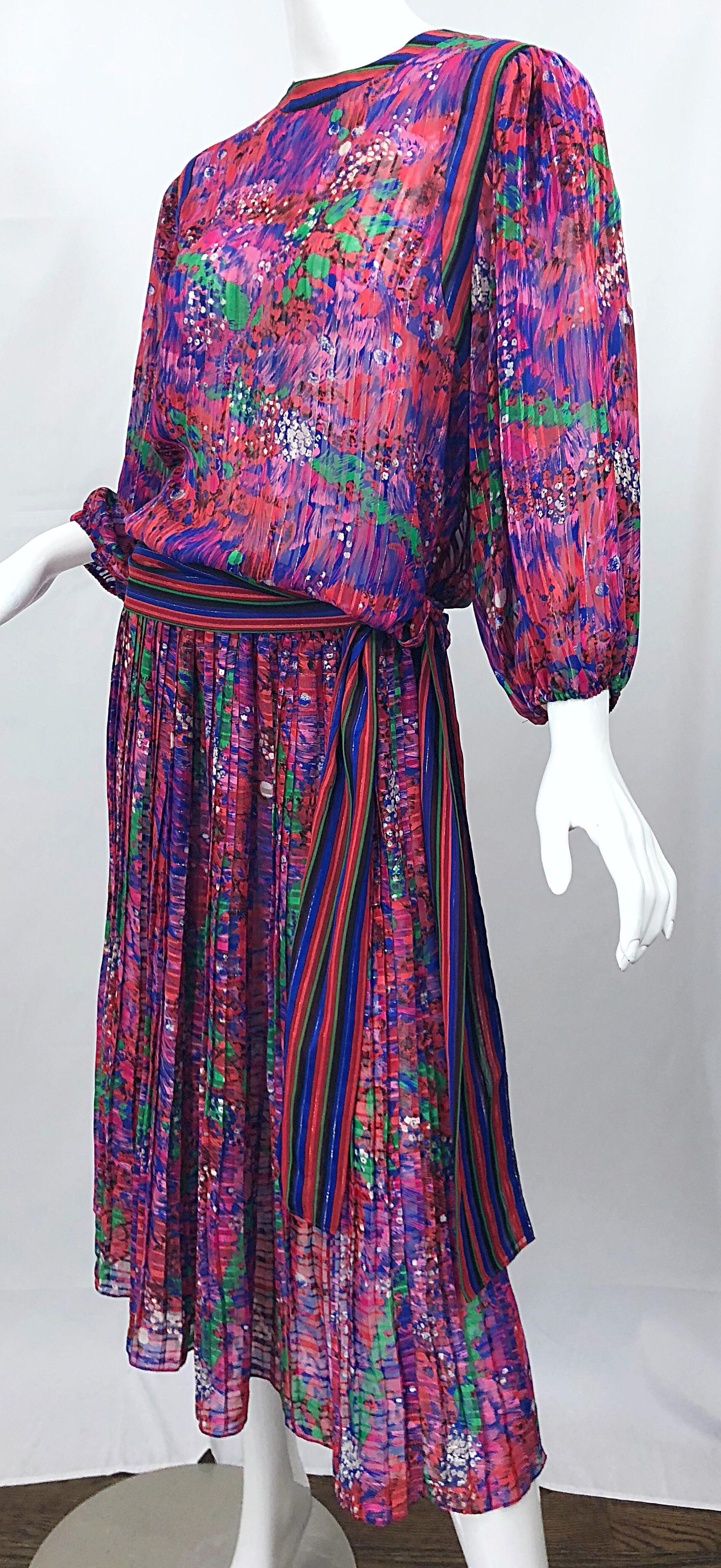 Vintage Diane Freis 1980er Jahre Oberteil und Rock Kleid mit Streifen in Rosa, Lila und Grün mit Blumen im Angebot 8