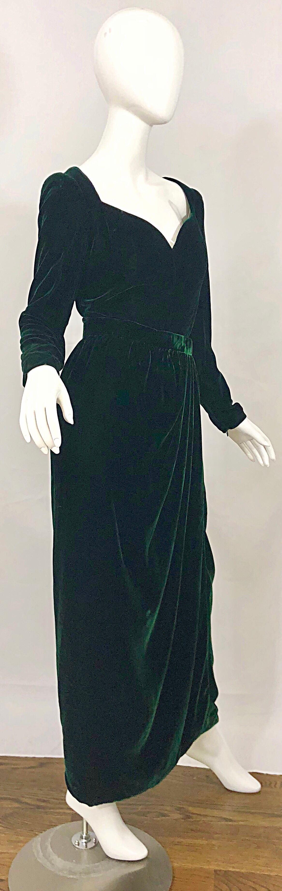 Women's Beautiful Vintage Oscar de la Renta Size 8 Hunter Green Velvet Two Piece Gown For Sale