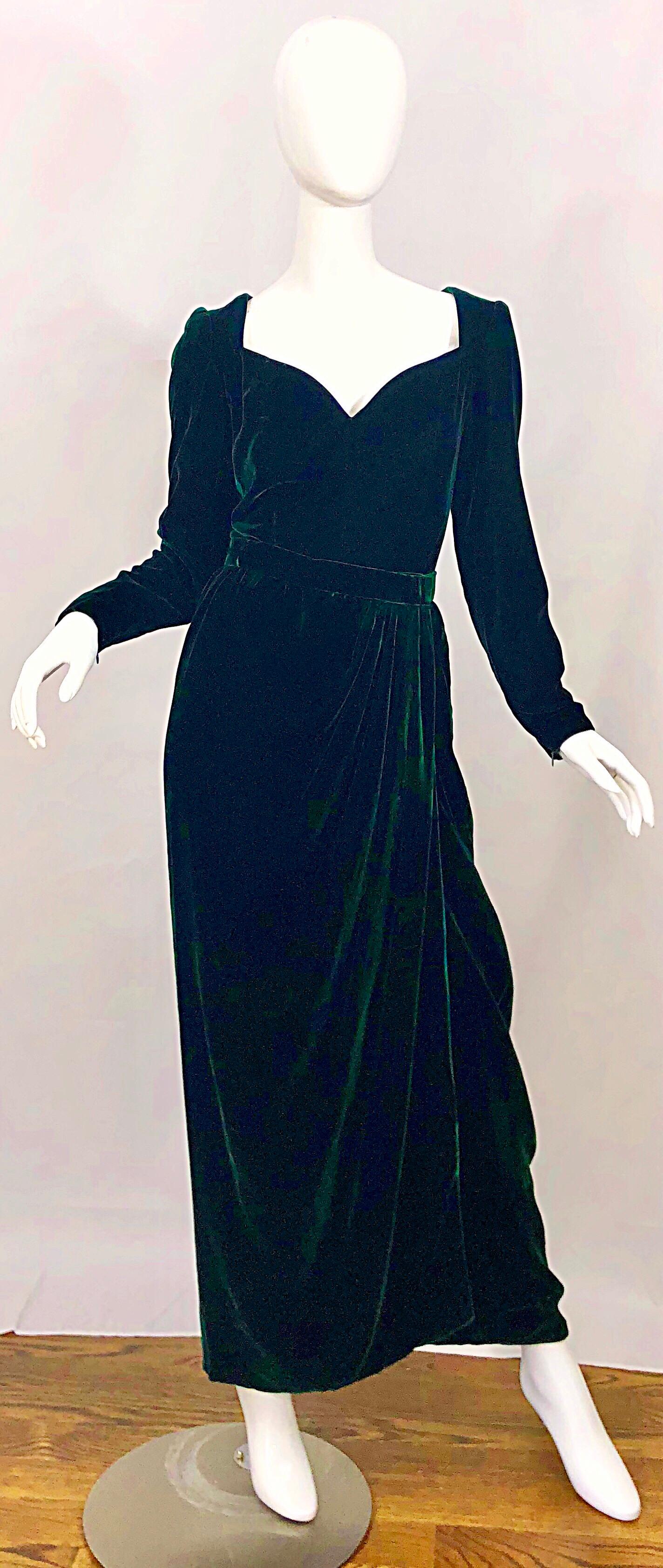 Beautiful Vintage Oscar de la Renta Size 8 Hunter Green Velvet Two Piece Gown For Sale 6
