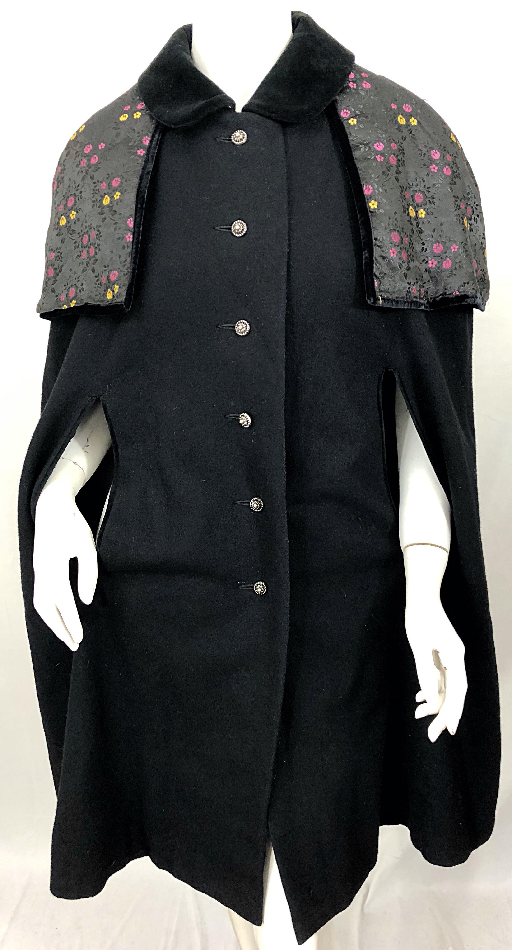 1960s German Made Black Wool Vintage 60s Chic Swing Cape Jacket Coat For Sale 7
