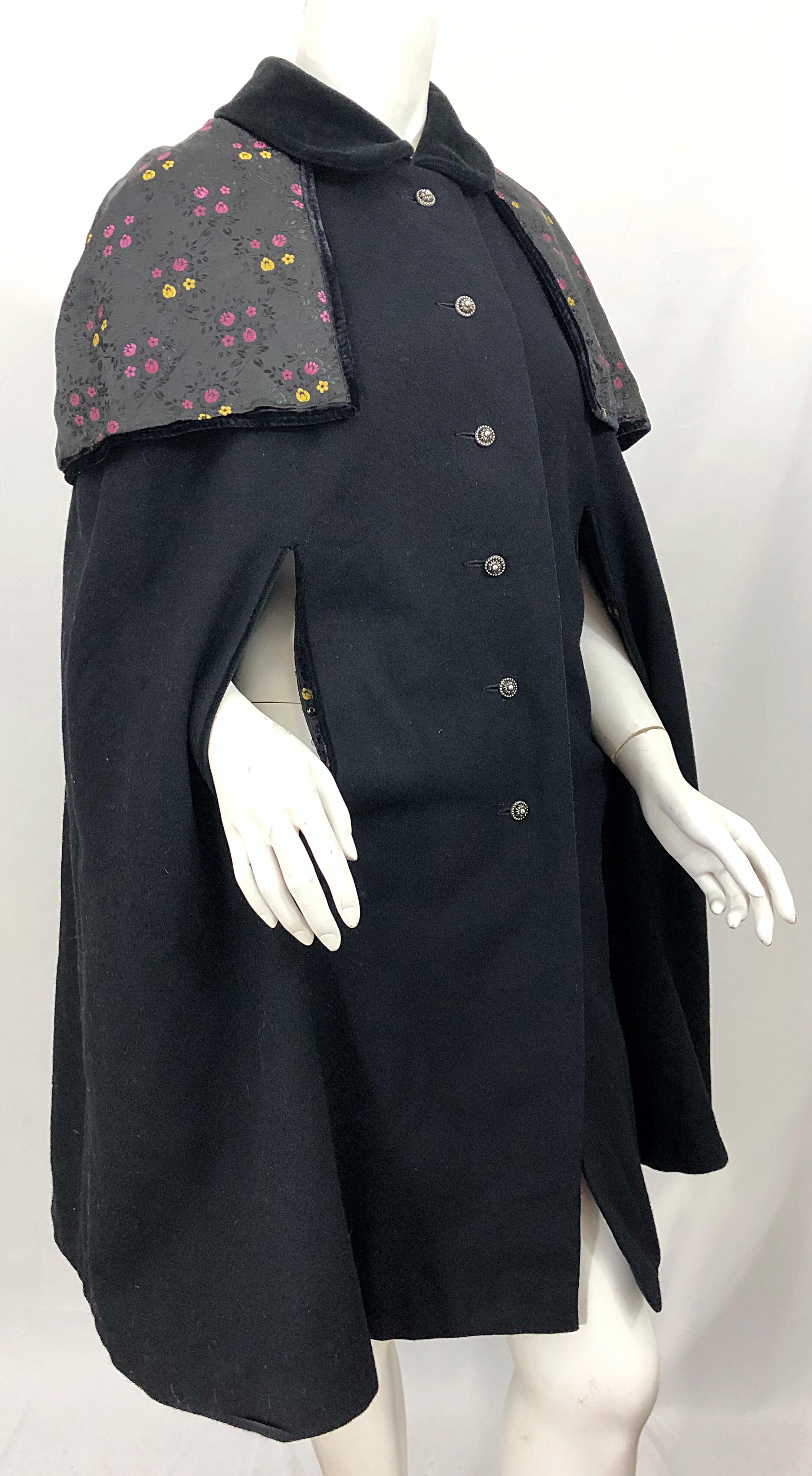 1960s German Made Black Wool Vintage 60s Chic Swing Cape Jacket Coat For Sale 9