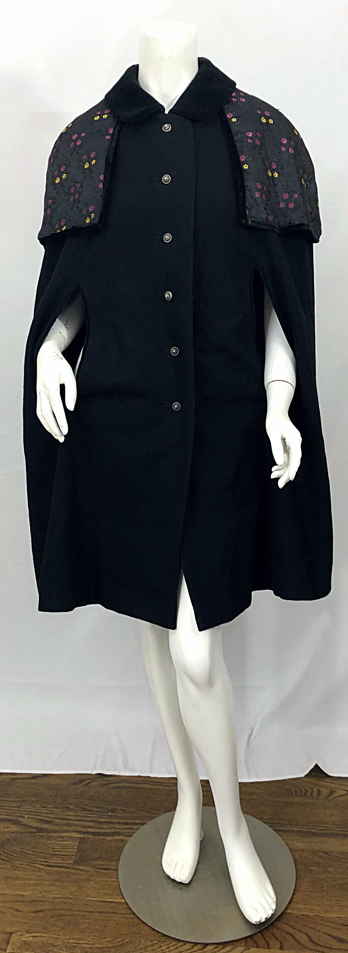 1960s German Made Black Wool Vintage 60s Chic Swing Cape Jacket Coat For Sale 10