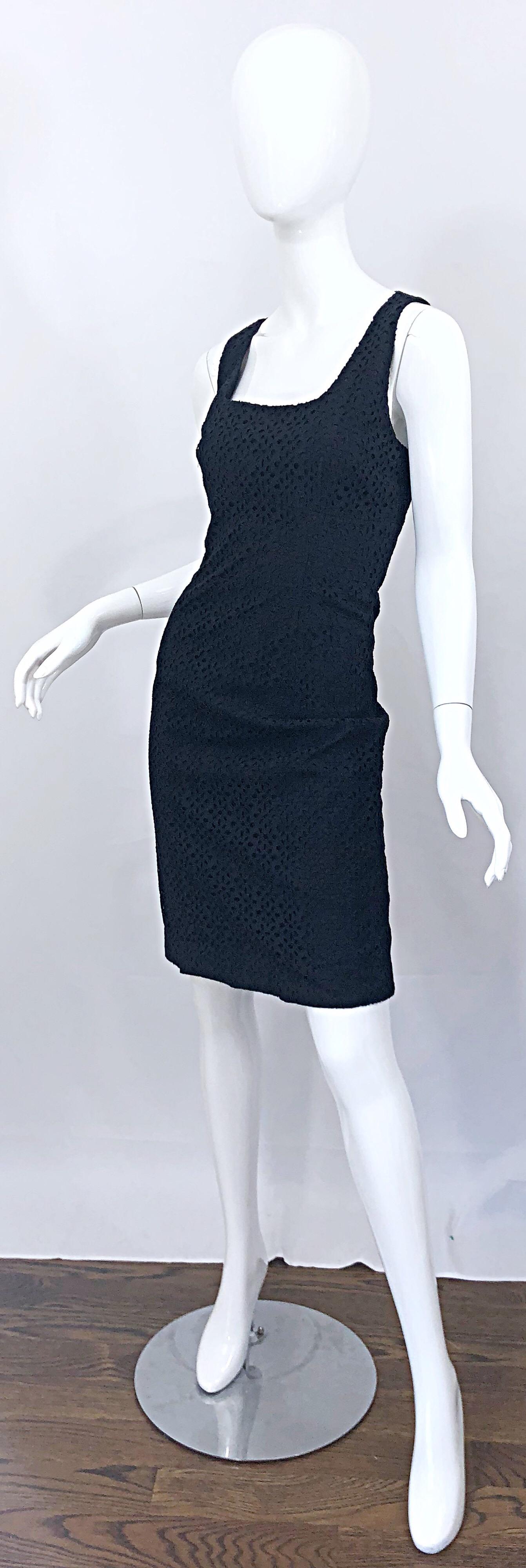 New Michael Kors Collection Size 10 Cotton Eyelet Little Black Sheath Dress In Excellent Condition For Sale In San Diego, CA